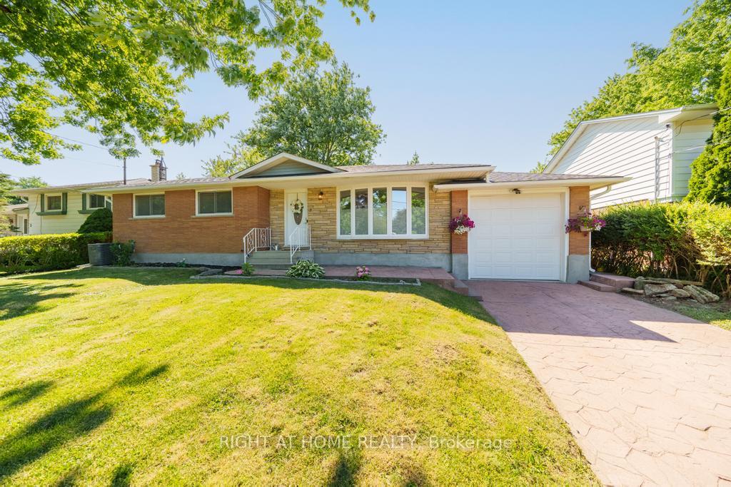 Photo 2 of 7 Wallis Avenue, West Lincoln, Smithville — HOMEH
