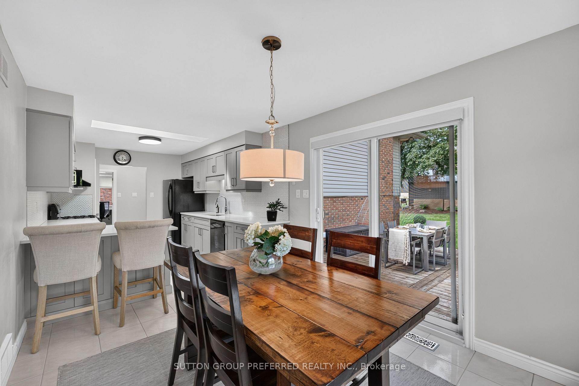 Photo 16 of 146 Sherwood Place, Thames Centre, Dorchester — HOMEH