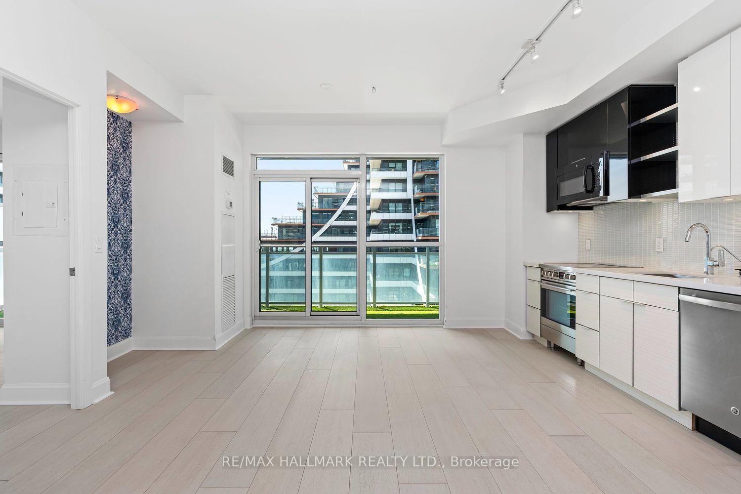 Photo 3 of Unit 701, 33 Shore Breeze Drive, Etobicoke, Mimico — HOMEH