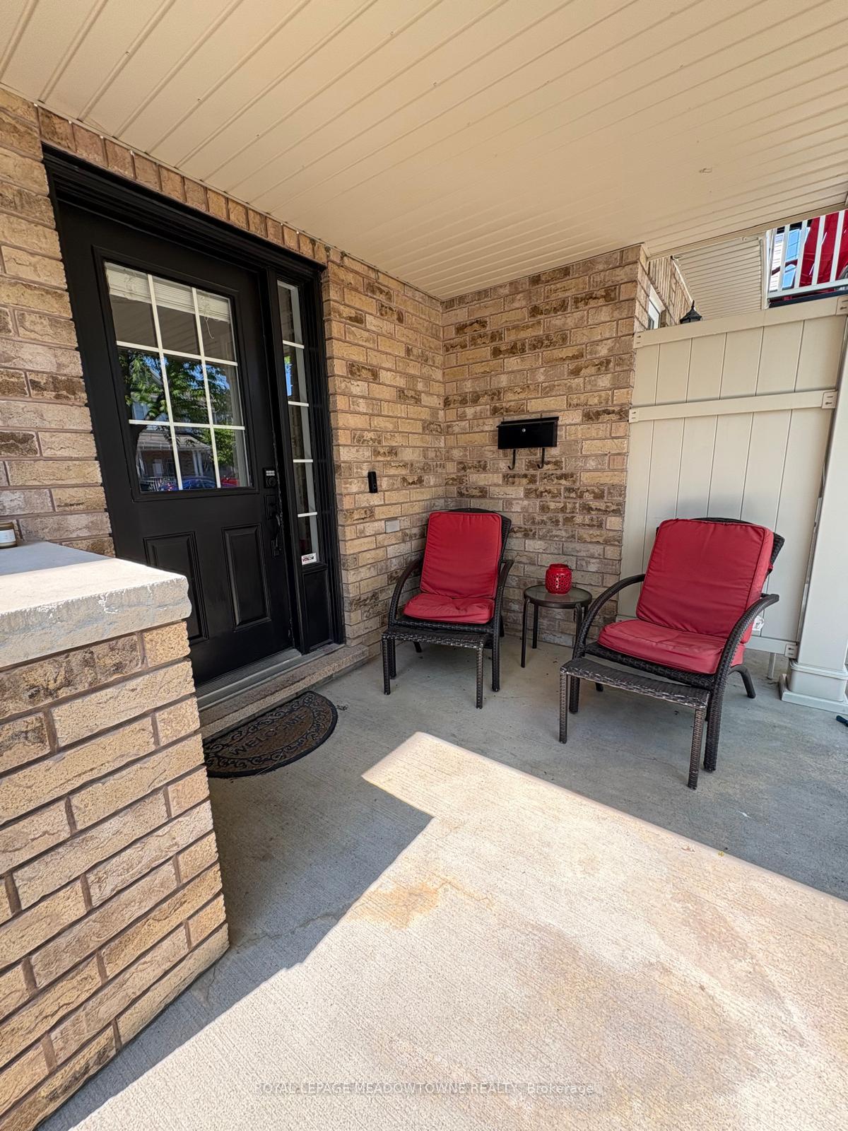 Photo 4 of 774 Shortreed Crescent, Milton, Coates — HOMEH