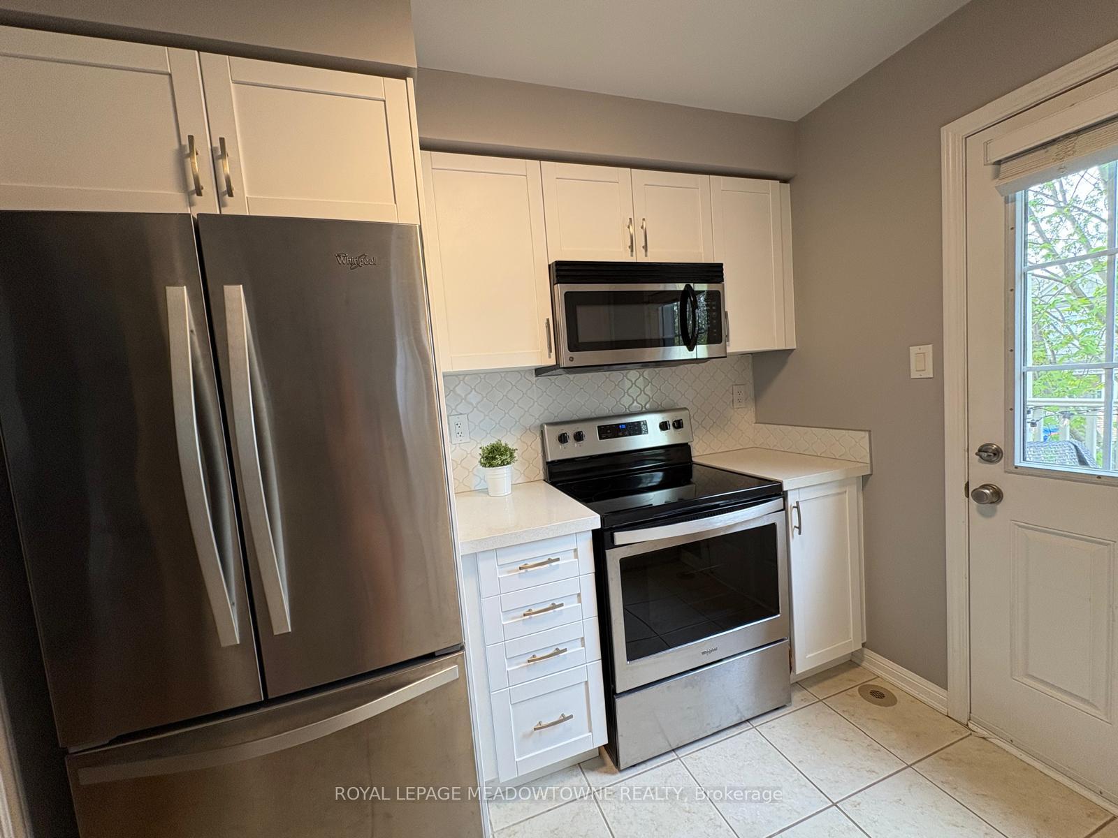 Photo 8 of 774 Shortreed Crescent, Milton, Coates — HOMEH