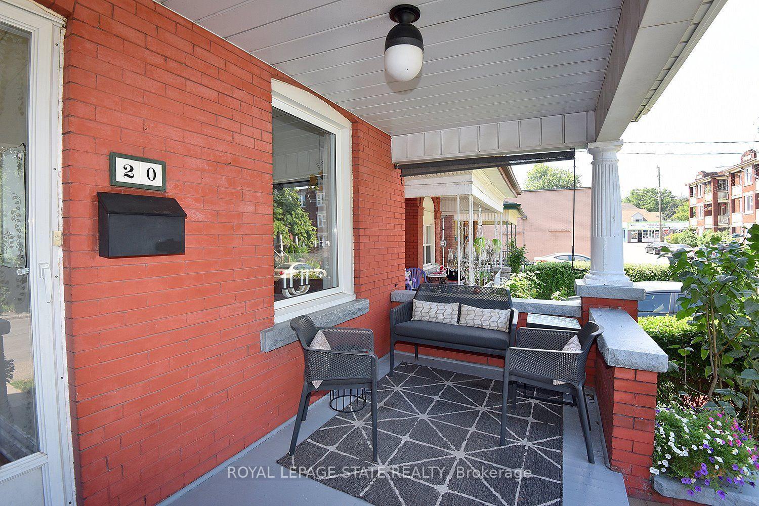 Photo 3 of 20 Fairholt Road N, Hamilton, Stipley — HOMEH