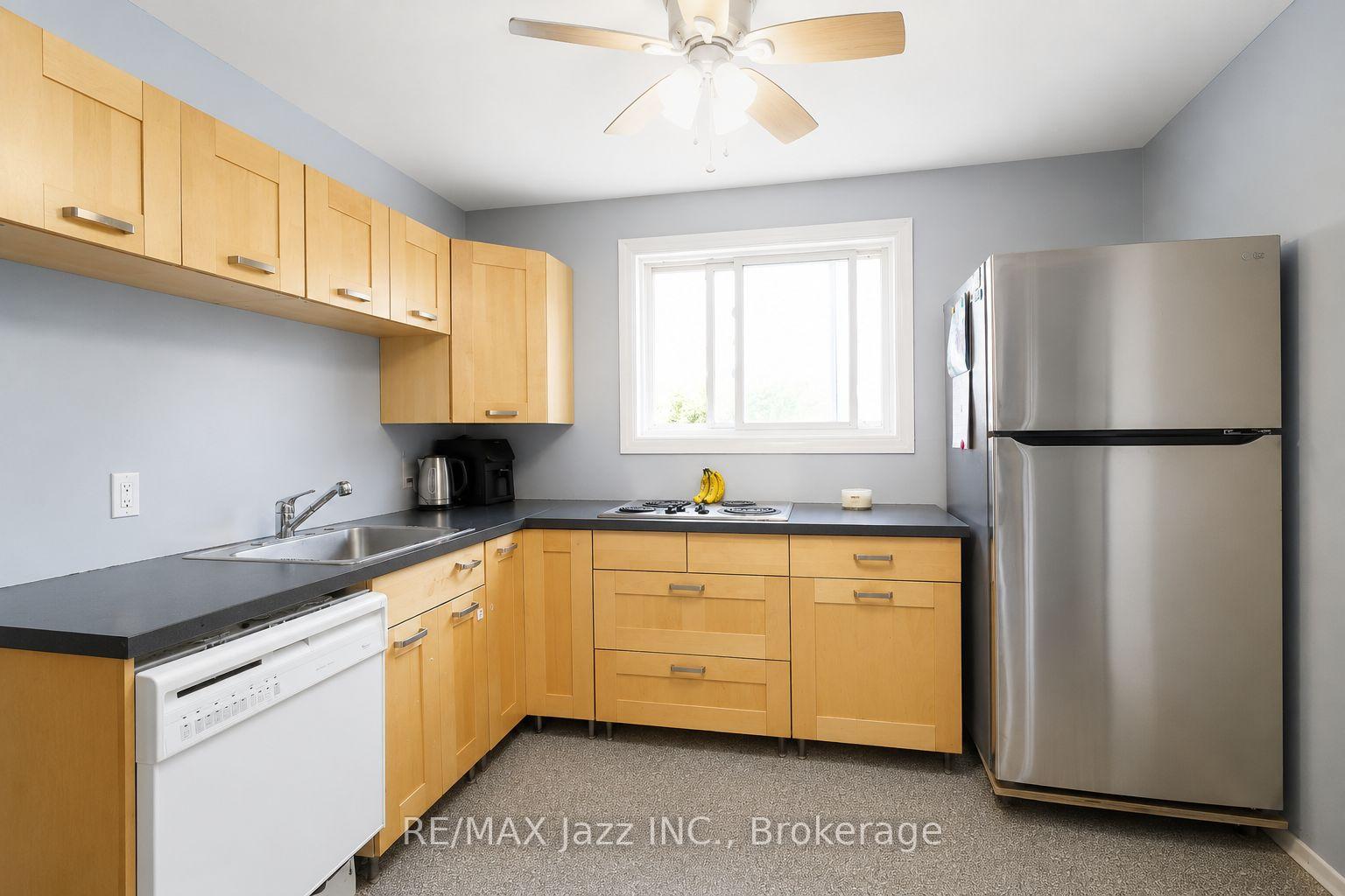 Photo 6 of 822 Modlin Road, Pickering, Bay Ridges — HOMEH