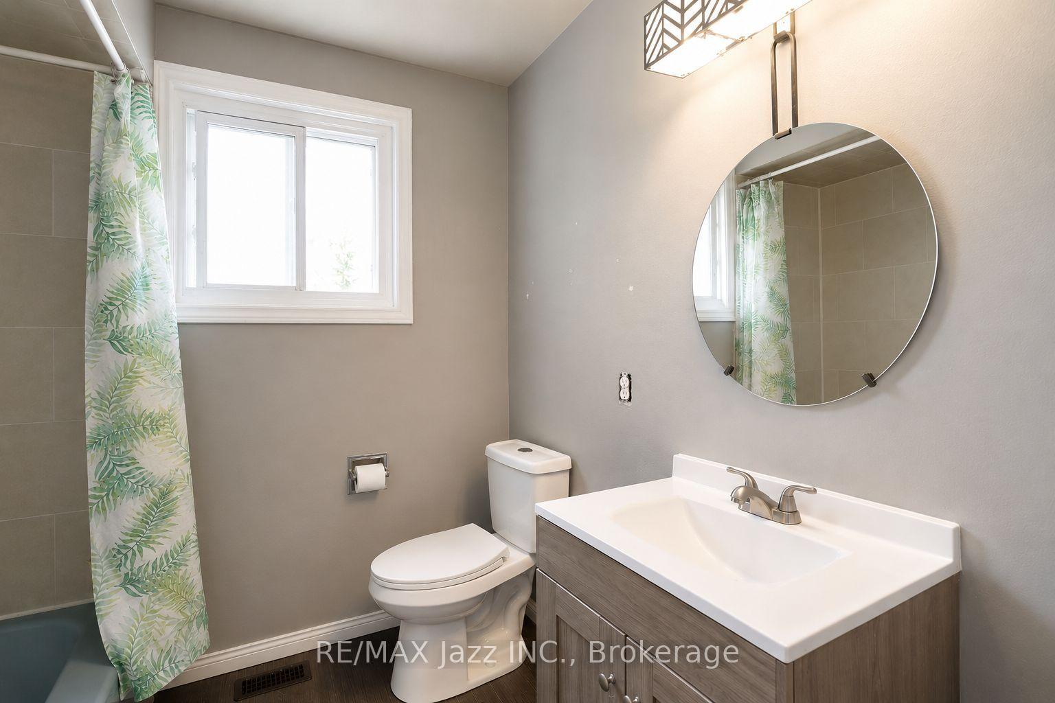 Photo 10 of 822 Modlin Road, Pickering, Bay Ridges — HOMEH