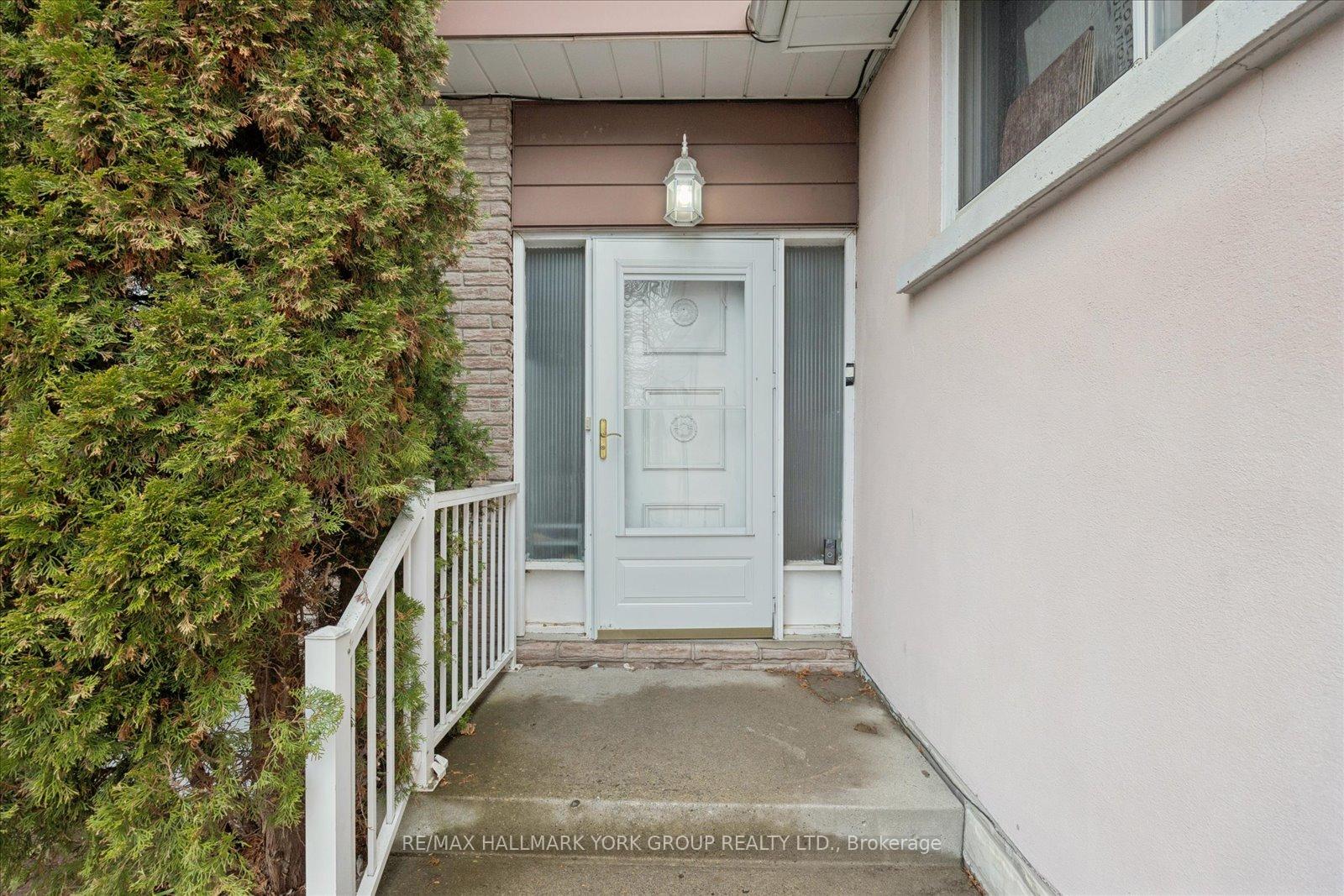 Photo 5 of 226 Cromwell Avenue, Oshawa, Vanier — HOMEH
