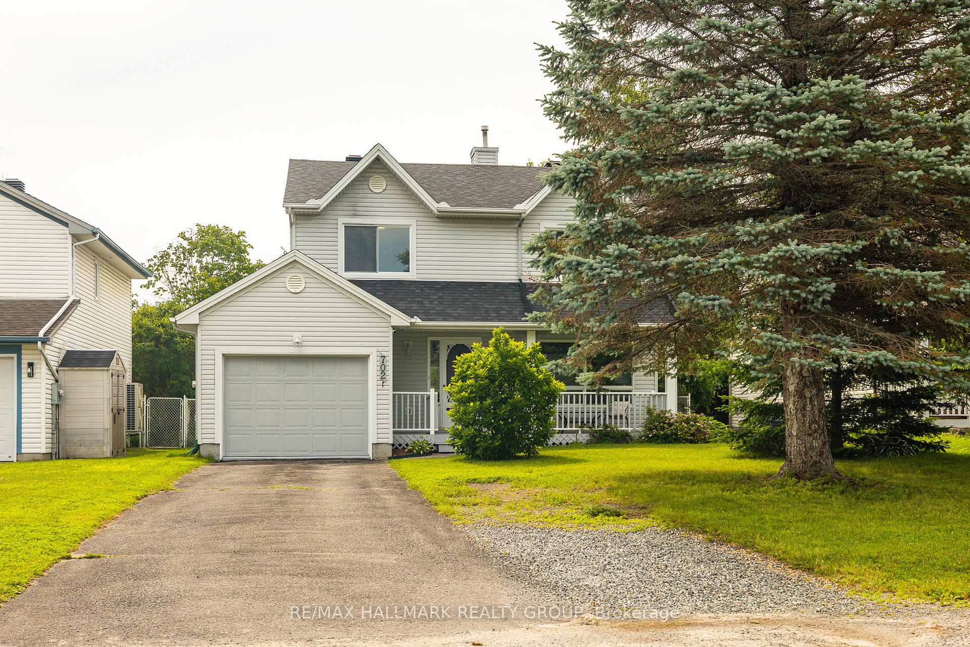 Photo 2 of 702 Maley Street, North Grenville, Kemptville — HOMEH