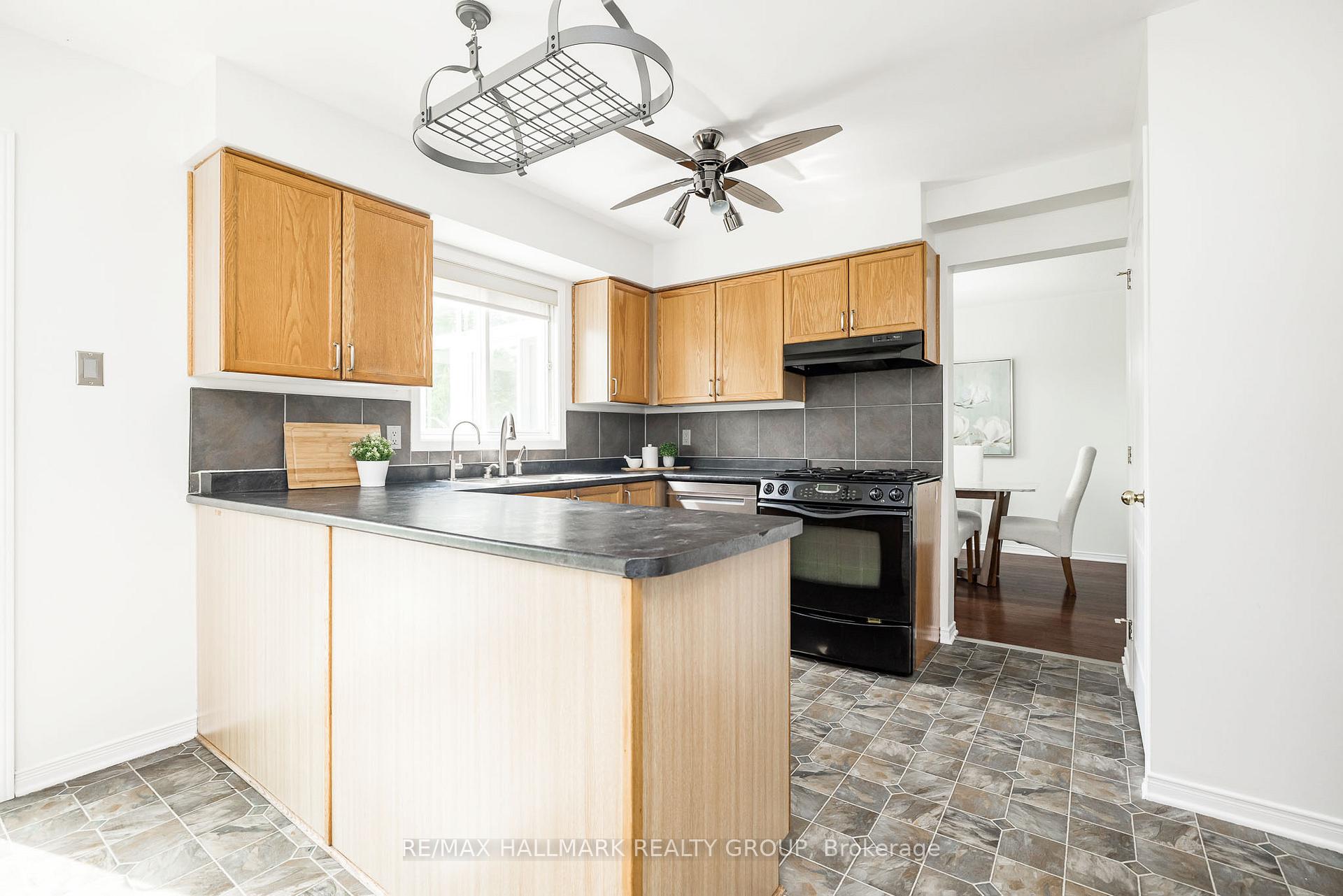 Photo 12 of 702 Maley Street, North Grenville, Kemptville — HOMEH