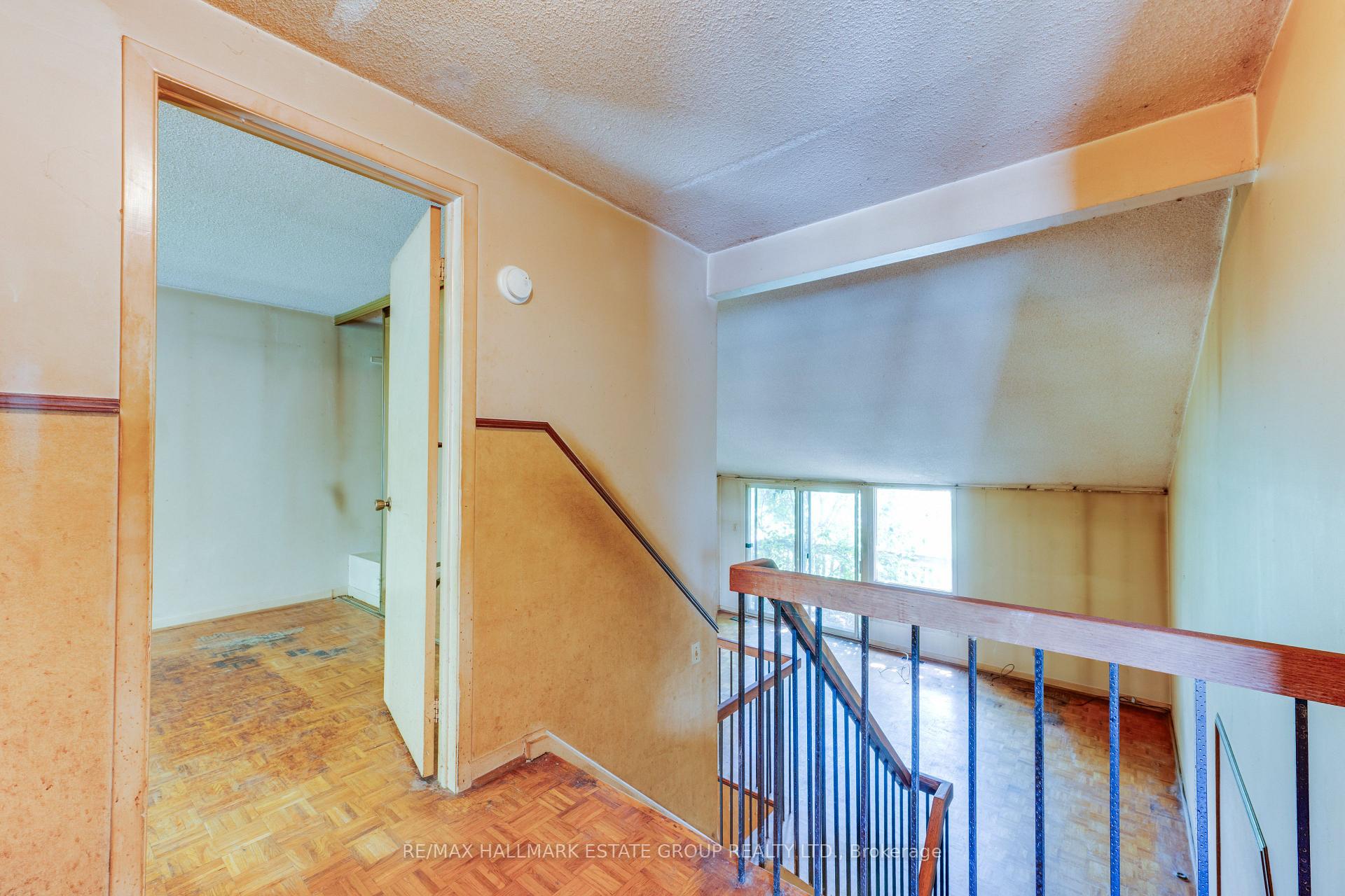 Photo 19 of 11 Pumfrey Crescent, Etobicoke, Mount Olive-Silverstone-Jamestown — HOMEH