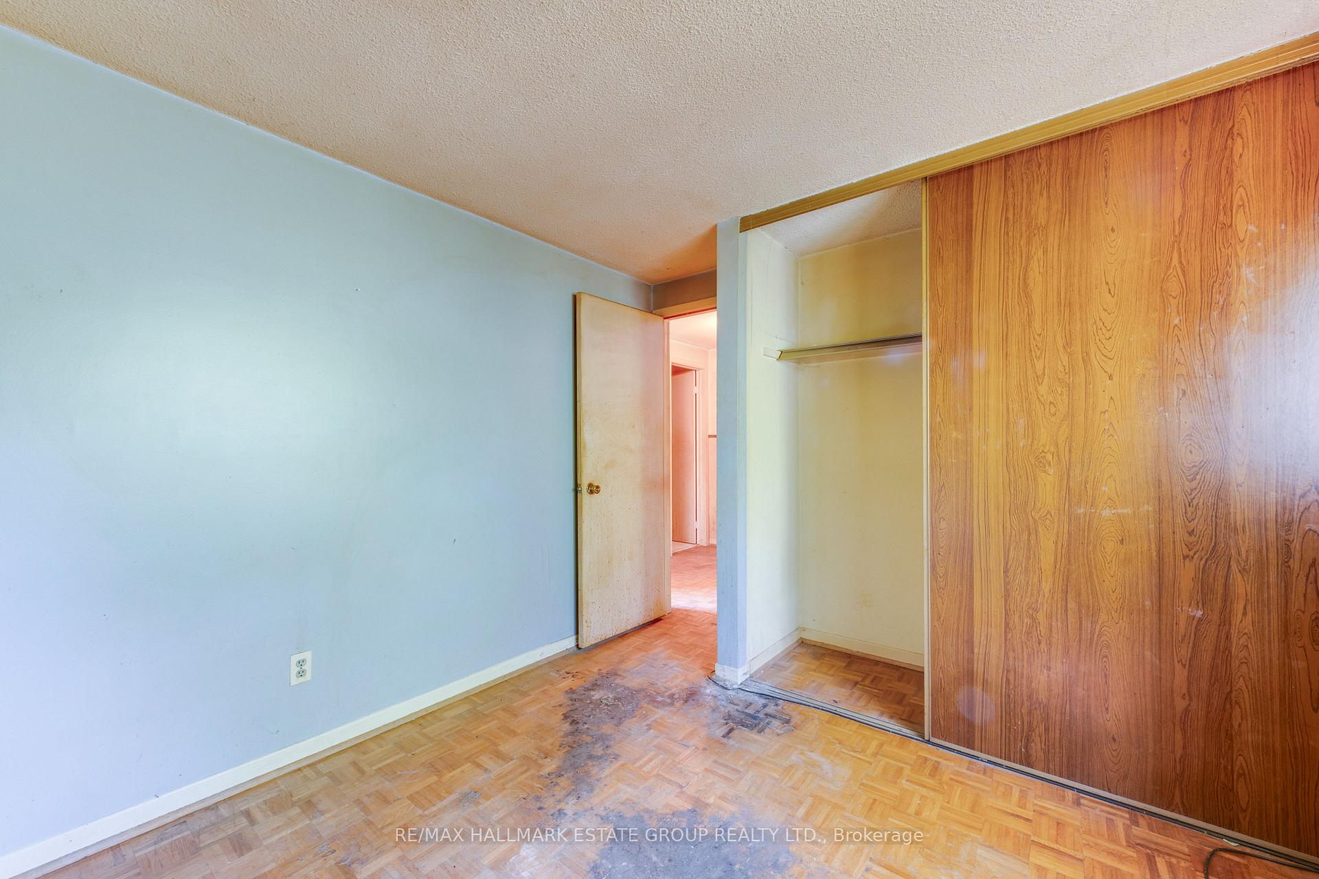 Photo 22 of 11 Pumfrey Crescent, Etobicoke, Mount Olive-Silverstone-Jamestown — HOMEH