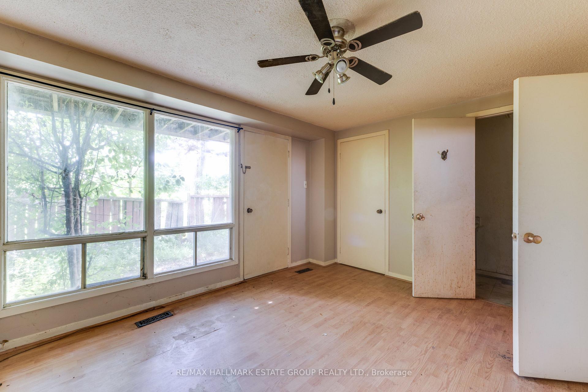 Photo 34 of 11 Pumfrey Crescent, Etobicoke, Mount Olive-Silverstone-Jamestown — HOMEH