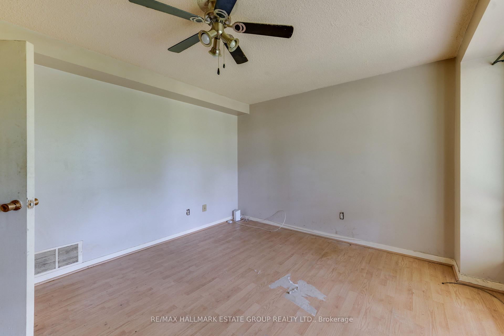 Photo 36 of 11 Pumfrey Crescent, Etobicoke, Mount Olive-Silverstone-Jamestown — HOMEH