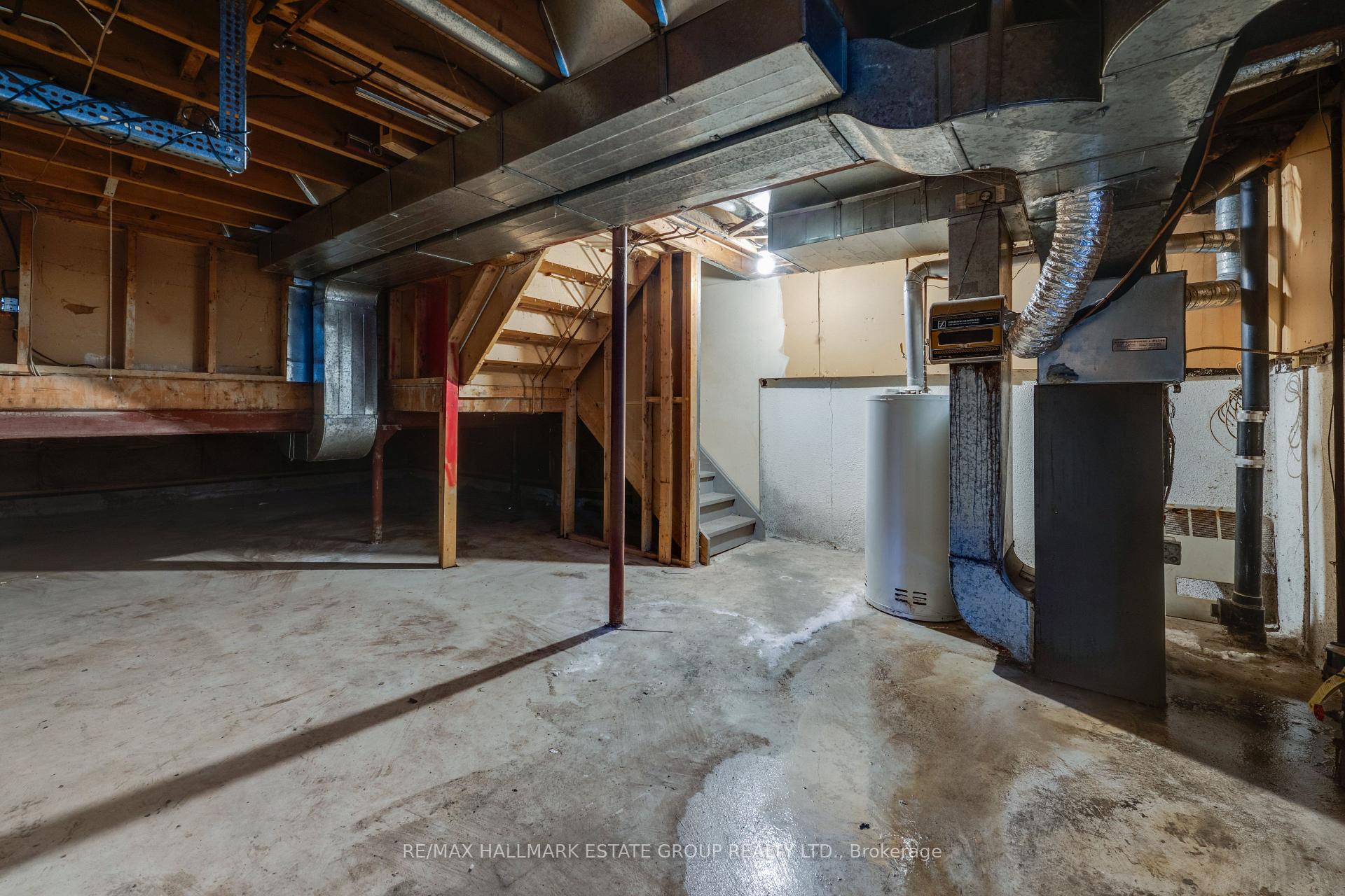 Photo 39 of 11 Pumfrey Crescent, Etobicoke, Mount Olive-Silverstone-Jamestown — HOMEH