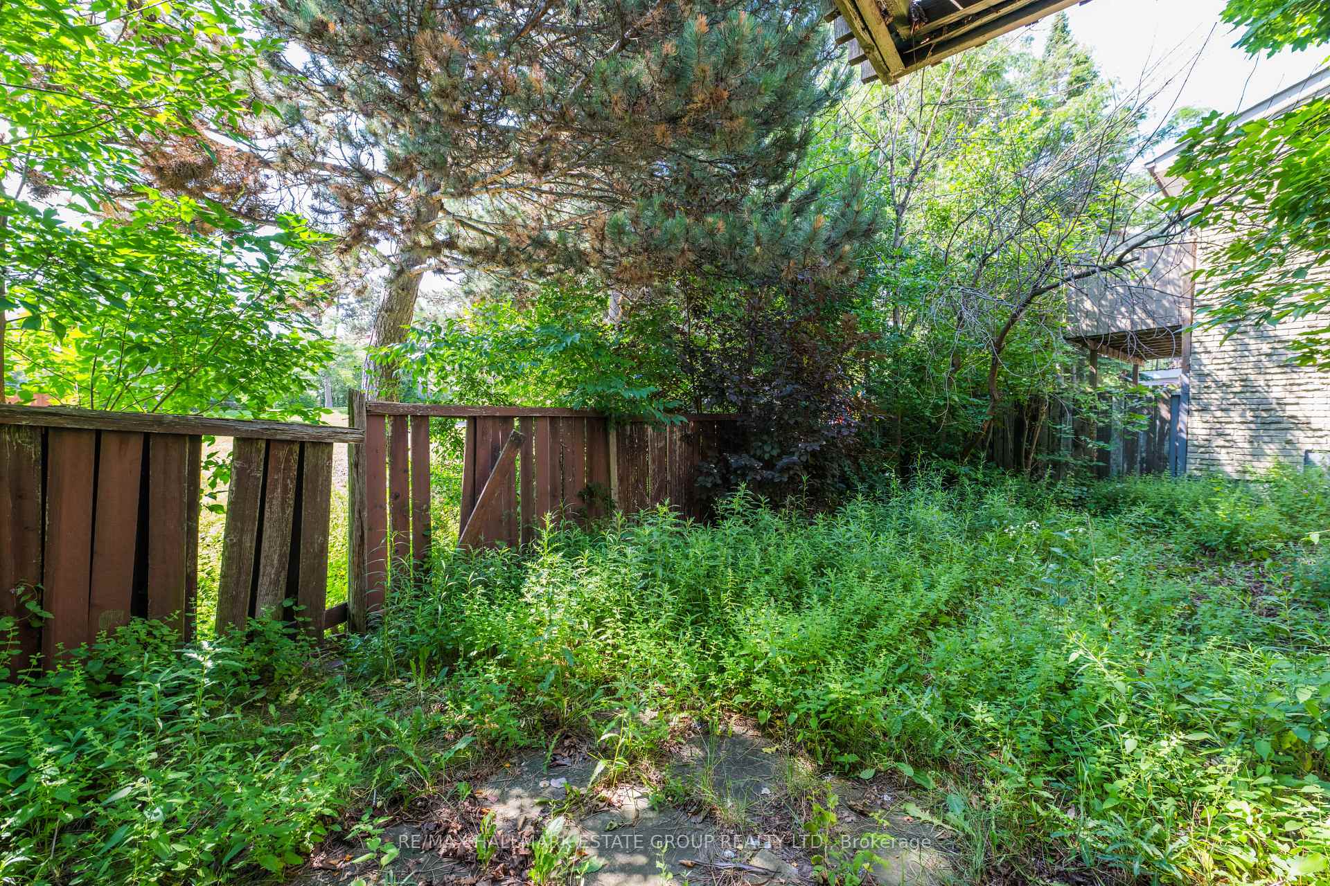 Photo 41 of 11 Pumfrey Crescent, Etobicoke, Mount Olive-Silverstone-Jamestown — HOMEH