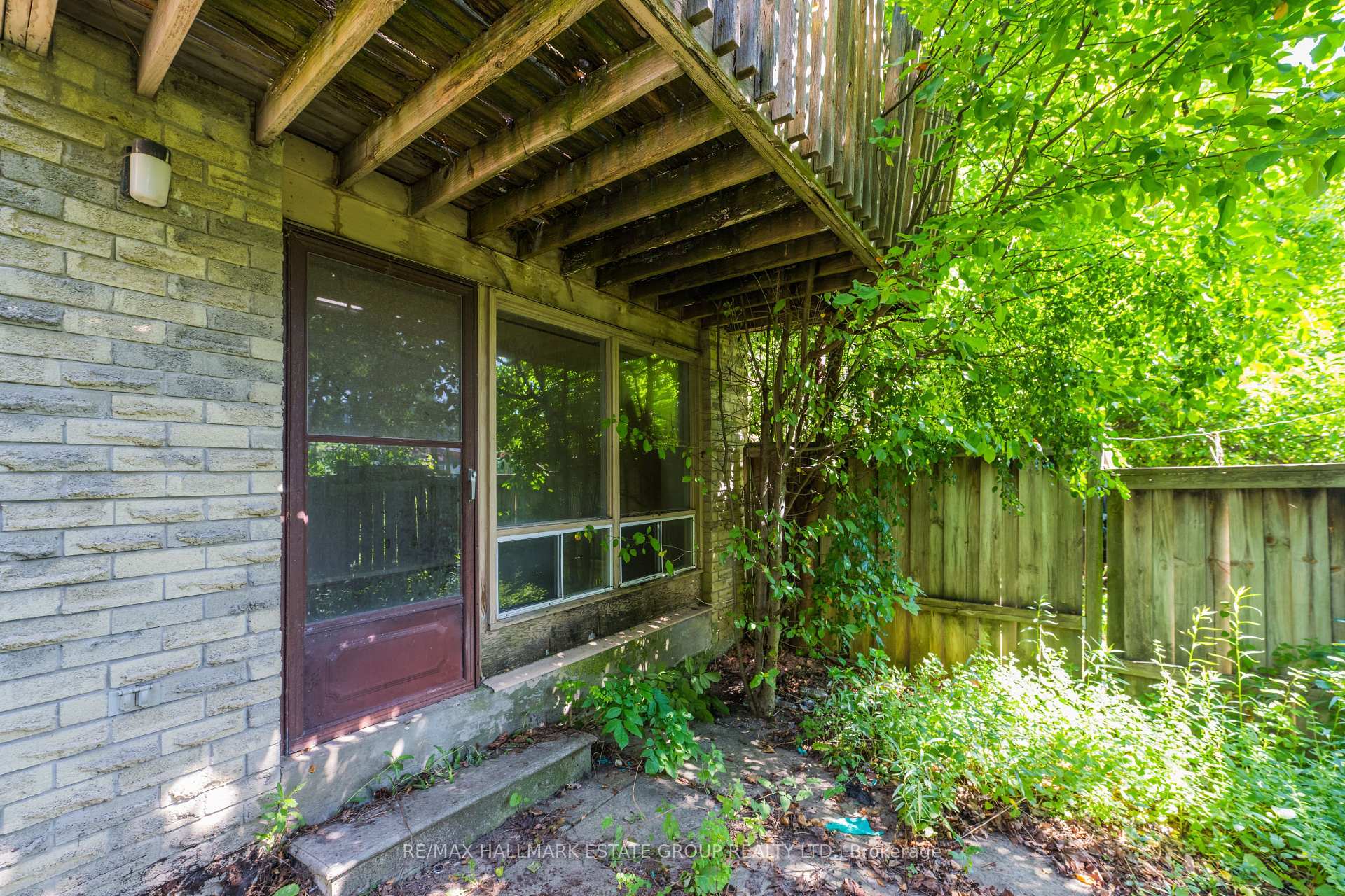 Photo 42 of 11 Pumfrey Crescent, Etobicoke, Mount Olive-Silverstone-Jamestown — HOMEH