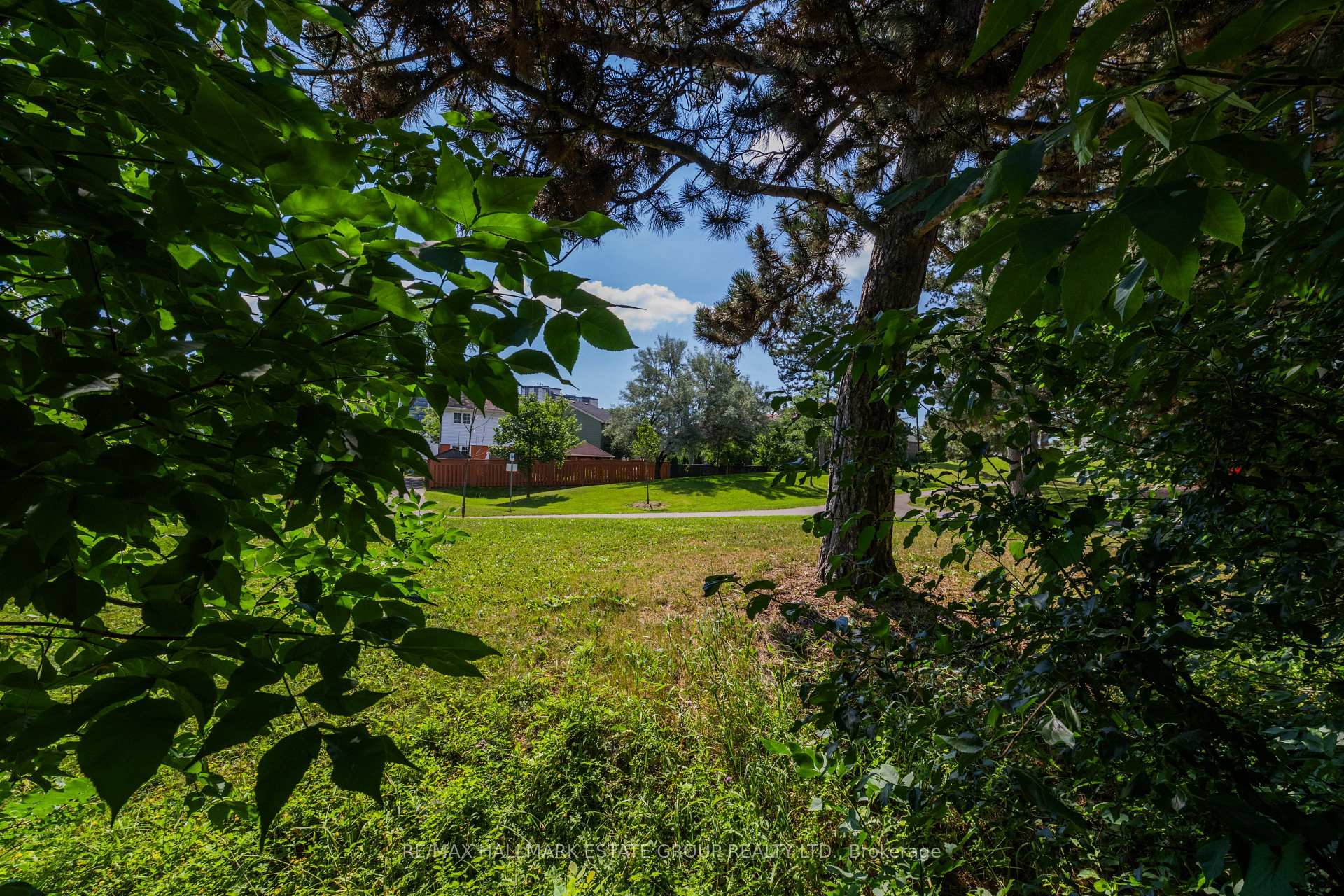 Photo 45 of 11 Pumfrey Crescent, Etobicoke, Mount Olive-Silverstone-Jamestown — HOMEH
