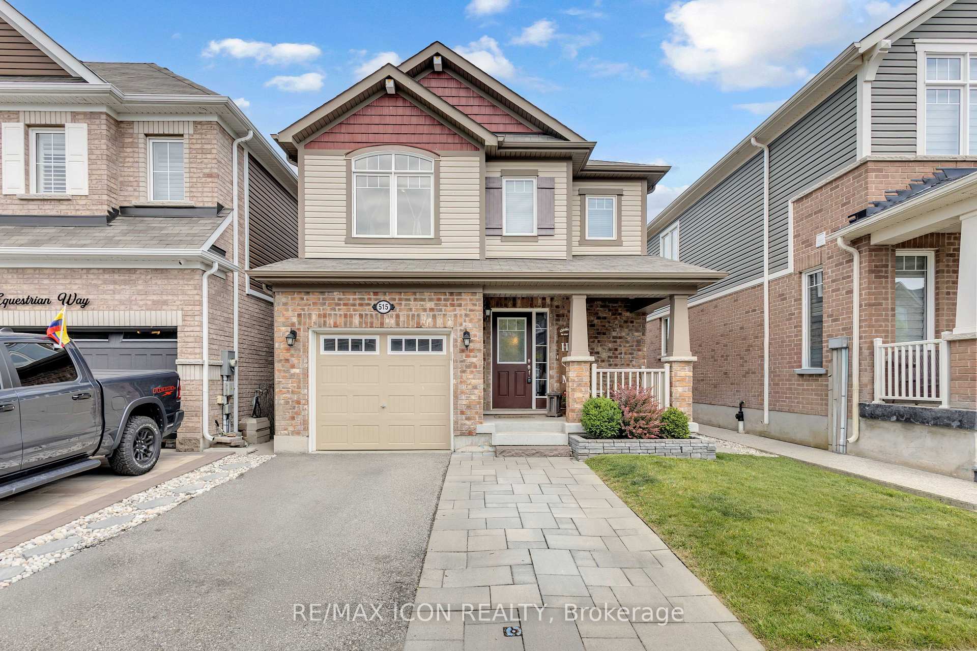 Photo 2 of 515 Equestrian Way, Cambridge, Silver Heights — HOMEH