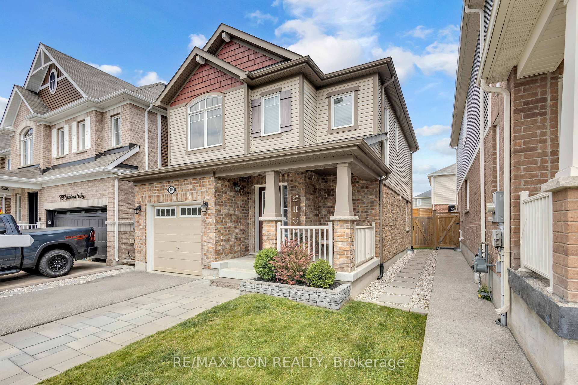 Photo 3 of 515 Equestrian Way, Cambridge, Silver Heights — HOMEH