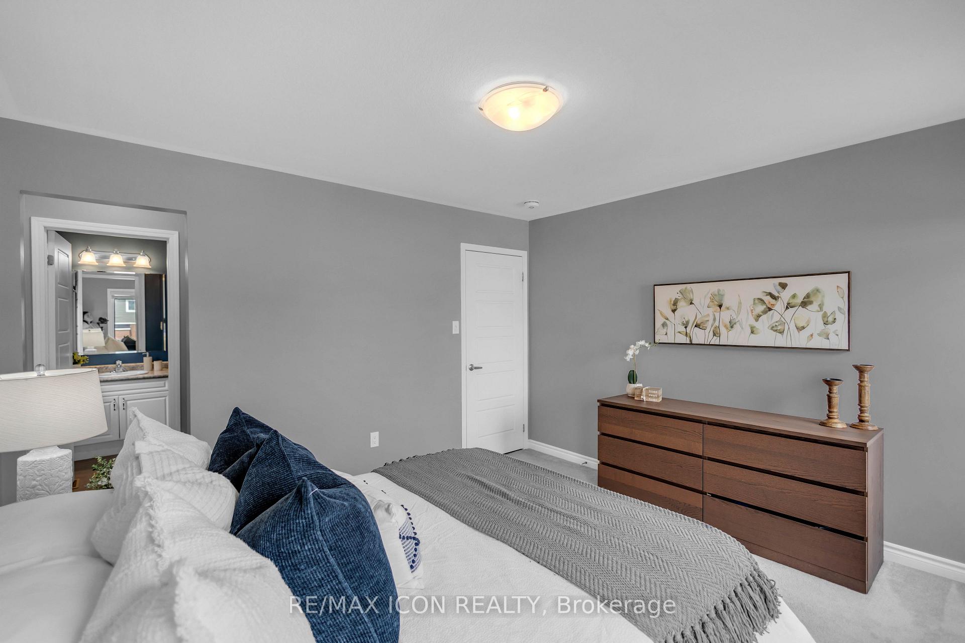 Photo 23 of 515 Equestrian Way, Cambridge, Silver Heights — HOMEH