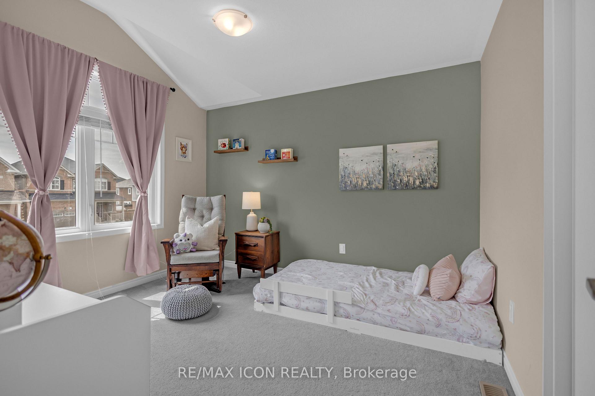 Photo 26 of 515 Equestrian Way, Cambridge, Silver Heights — HOMEH
