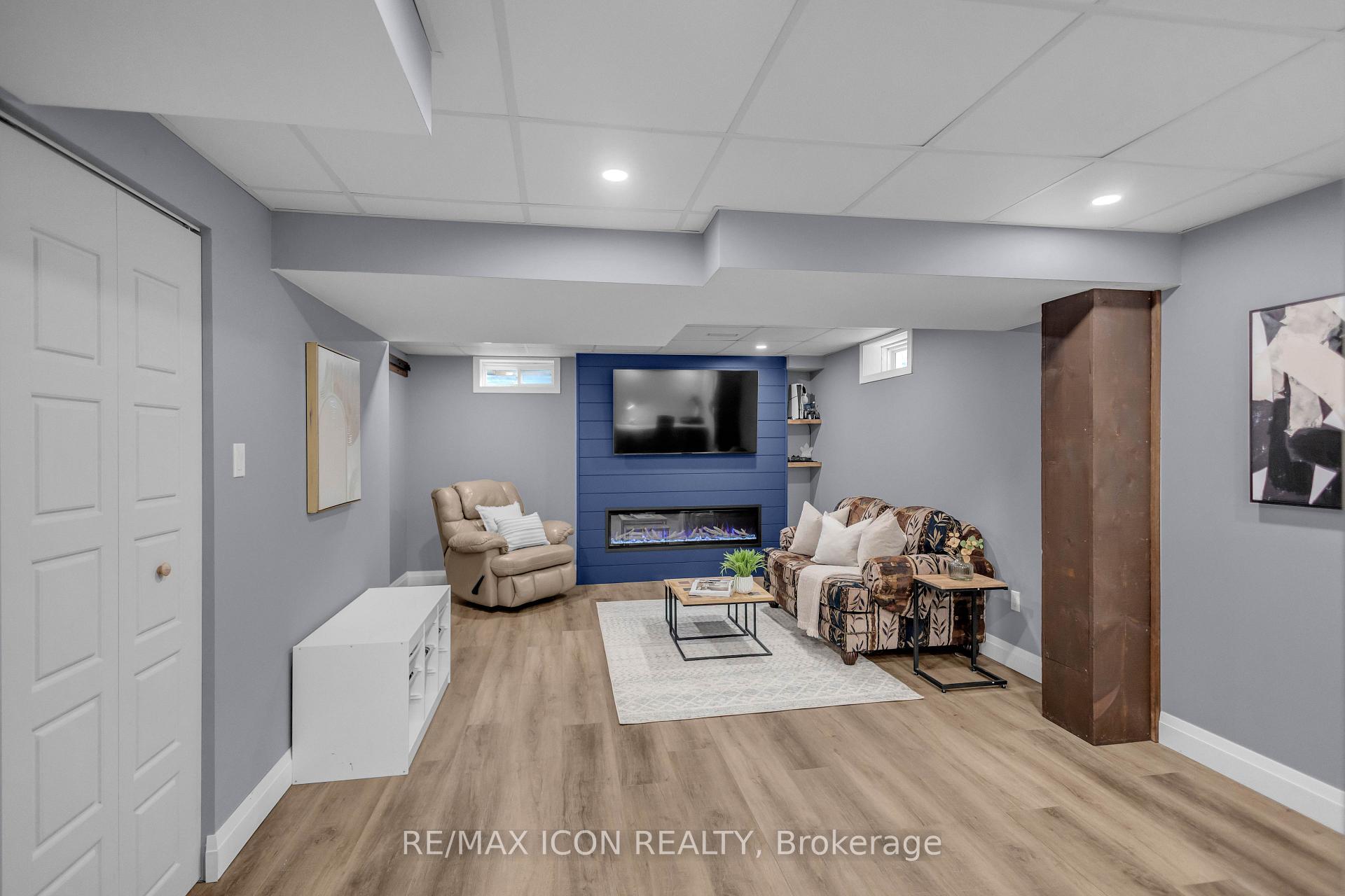 Photo 32 of 515 Equestrian Way, Cambridge, Silver Heights — HOMEH