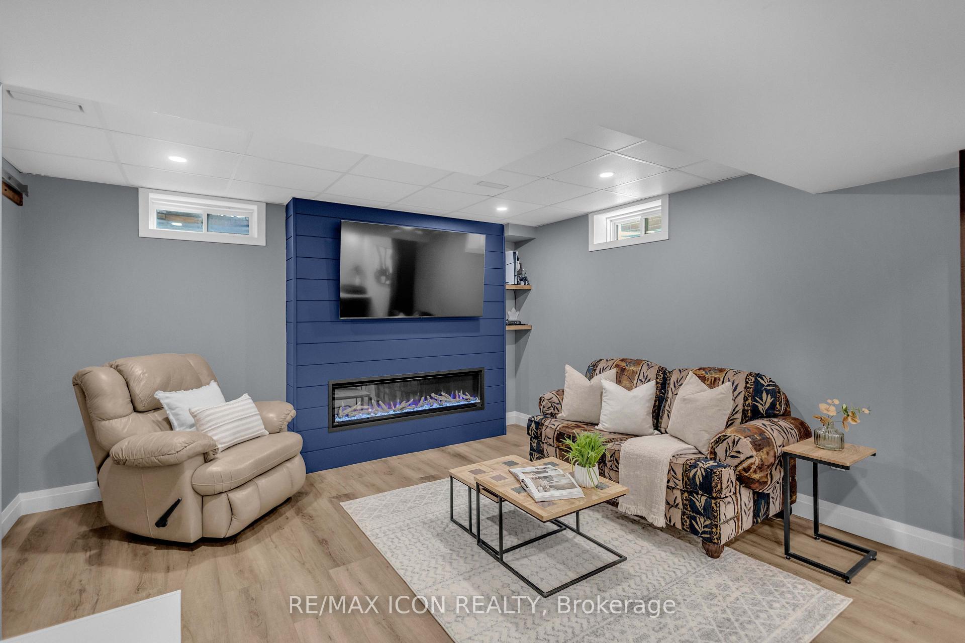 Photo 34 of 515 Equestrian Way, Cambridge, Silver Heights — HOMEH