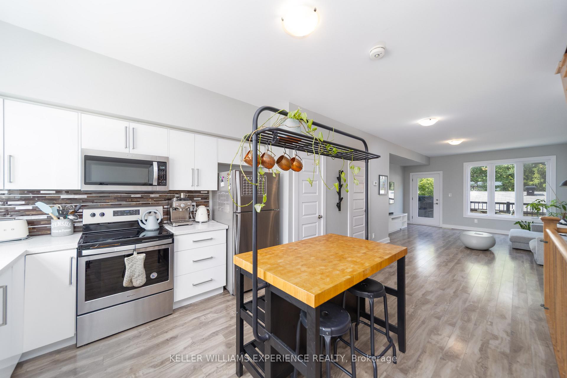 Photo 6 of Unit 29, 540 Essa Road, Barrie, Holly — HOMEH
