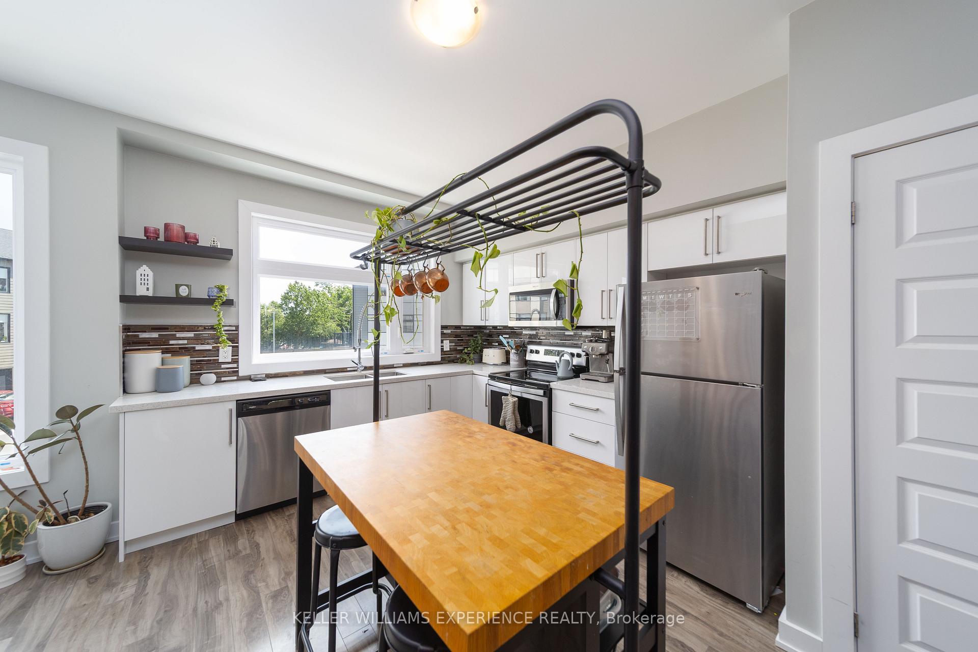 Photo 7 of Unit 29, 540 Essa Road, Barrie, Holly — HOMEH