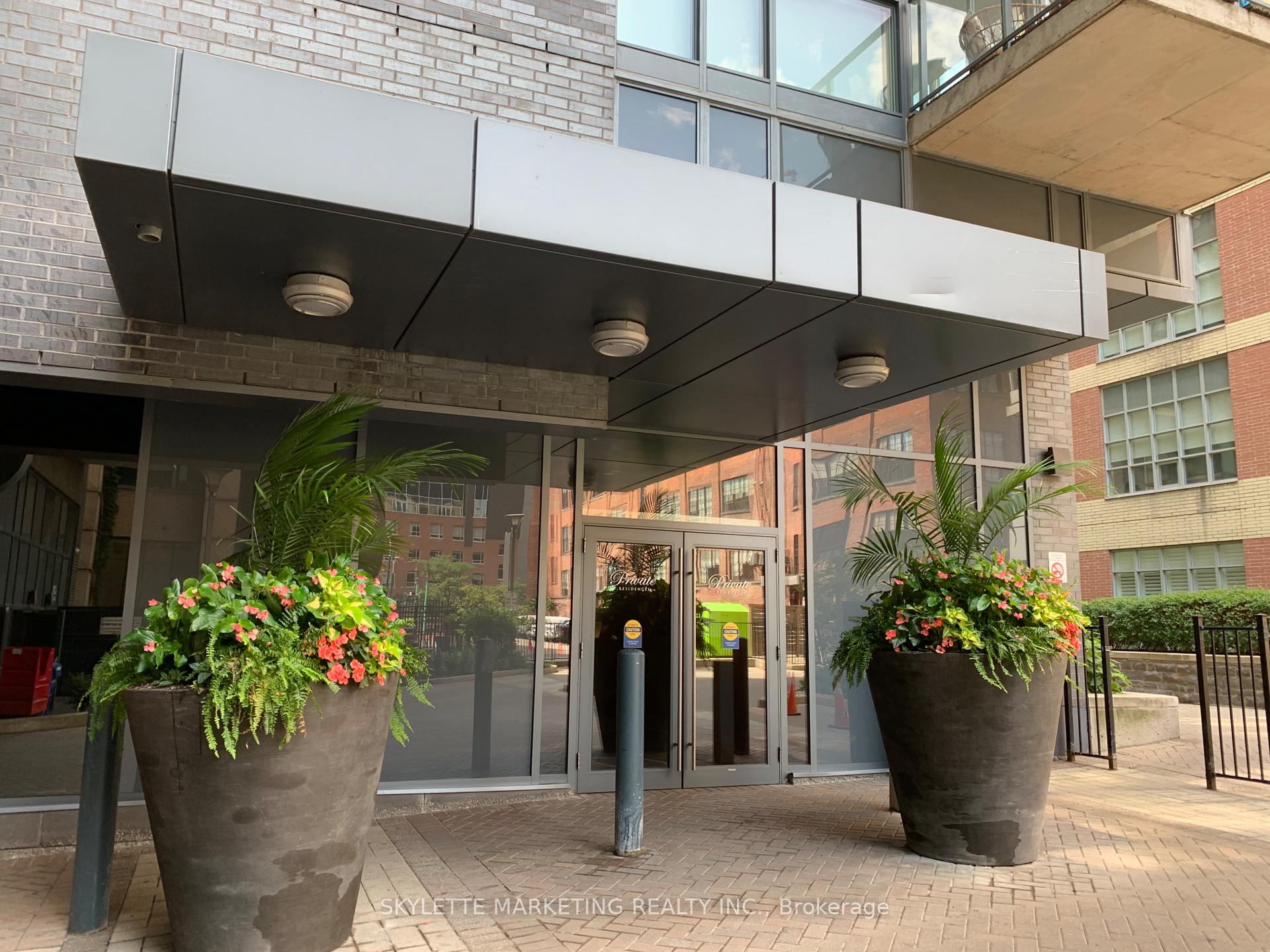Photo 2 of Unit 1017, 478 King Street W, Toronto, Waterfront Communities — HOMEH
