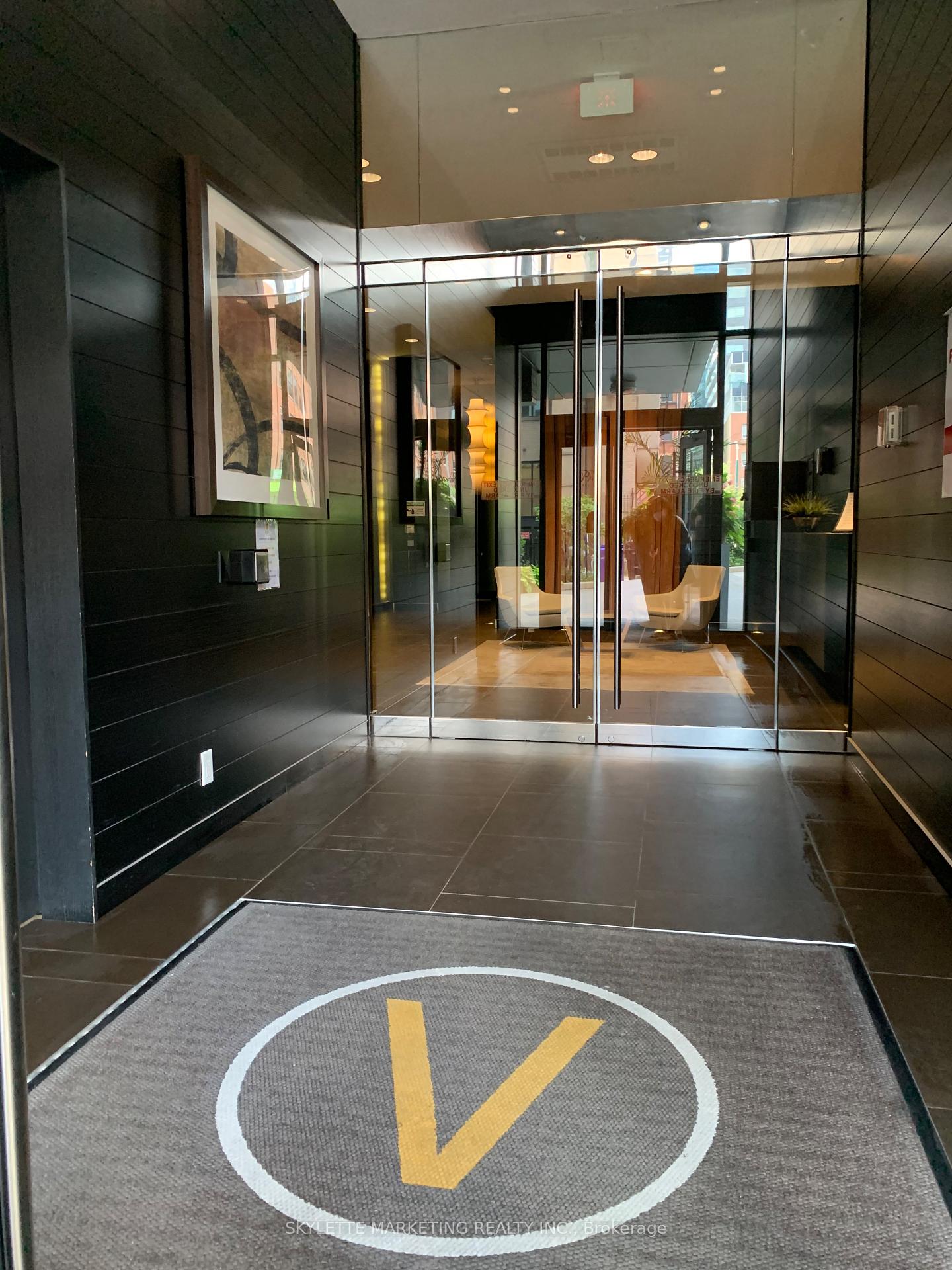 Photo 3 of Unit 1017, 478 King Street W, Toronto, Waterfront Communities — HOMEH