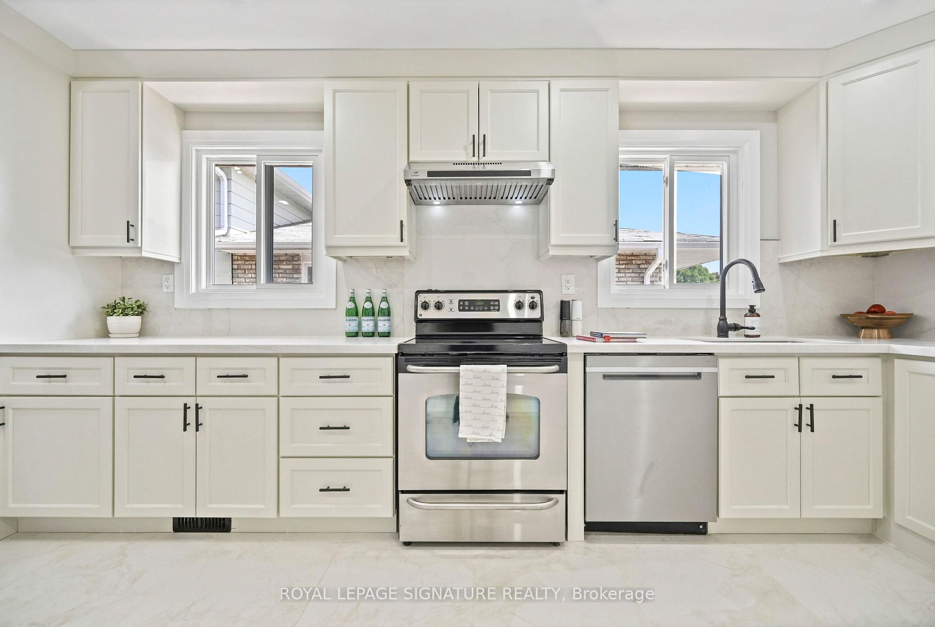 Photo 2 of 23 Abell Drive, Brampton, Madoc — HOMEH