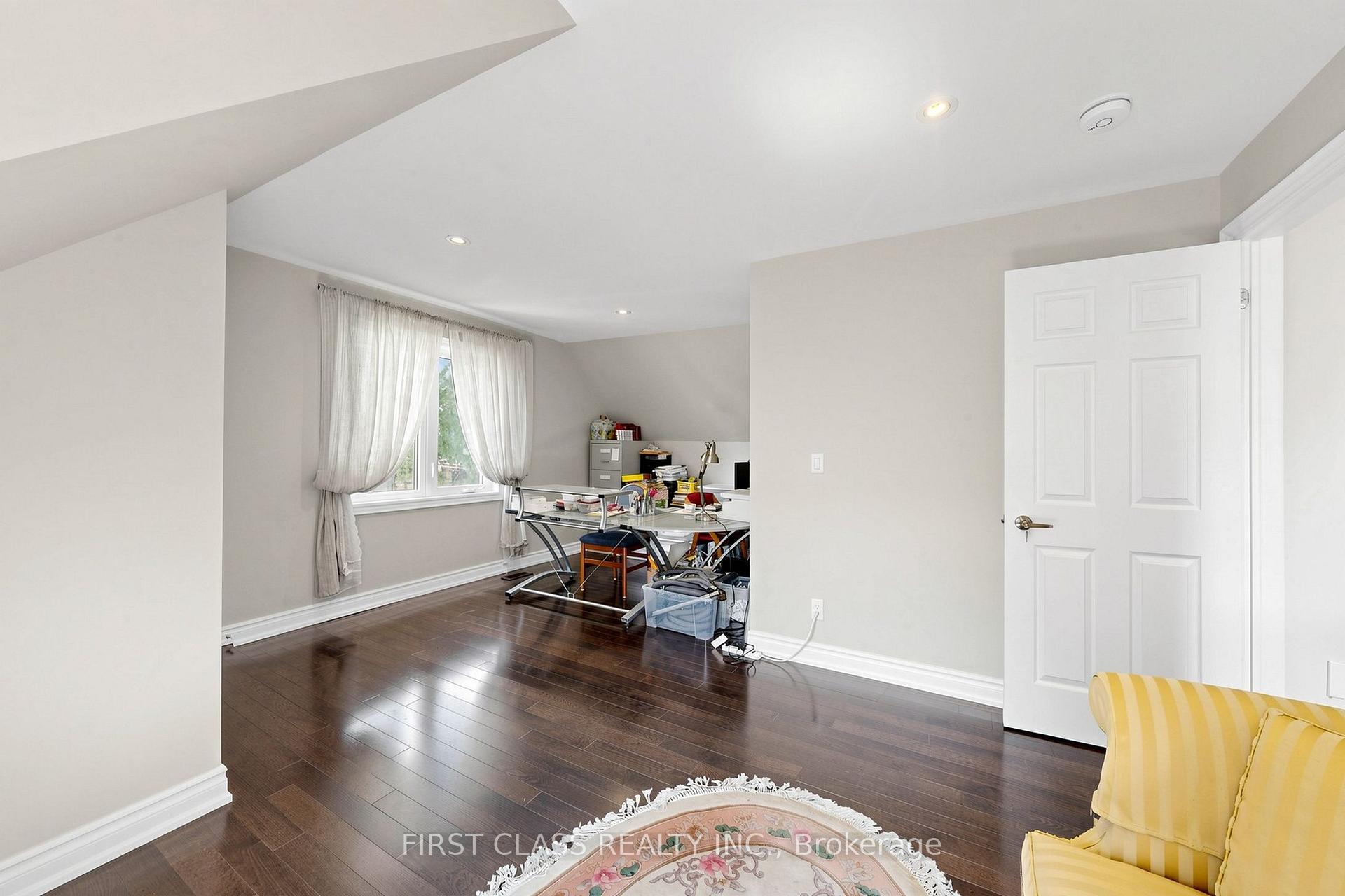 Photo 27 of 18 Yonge Boulevard, Toronto, Lawrence Park North — HOMEH