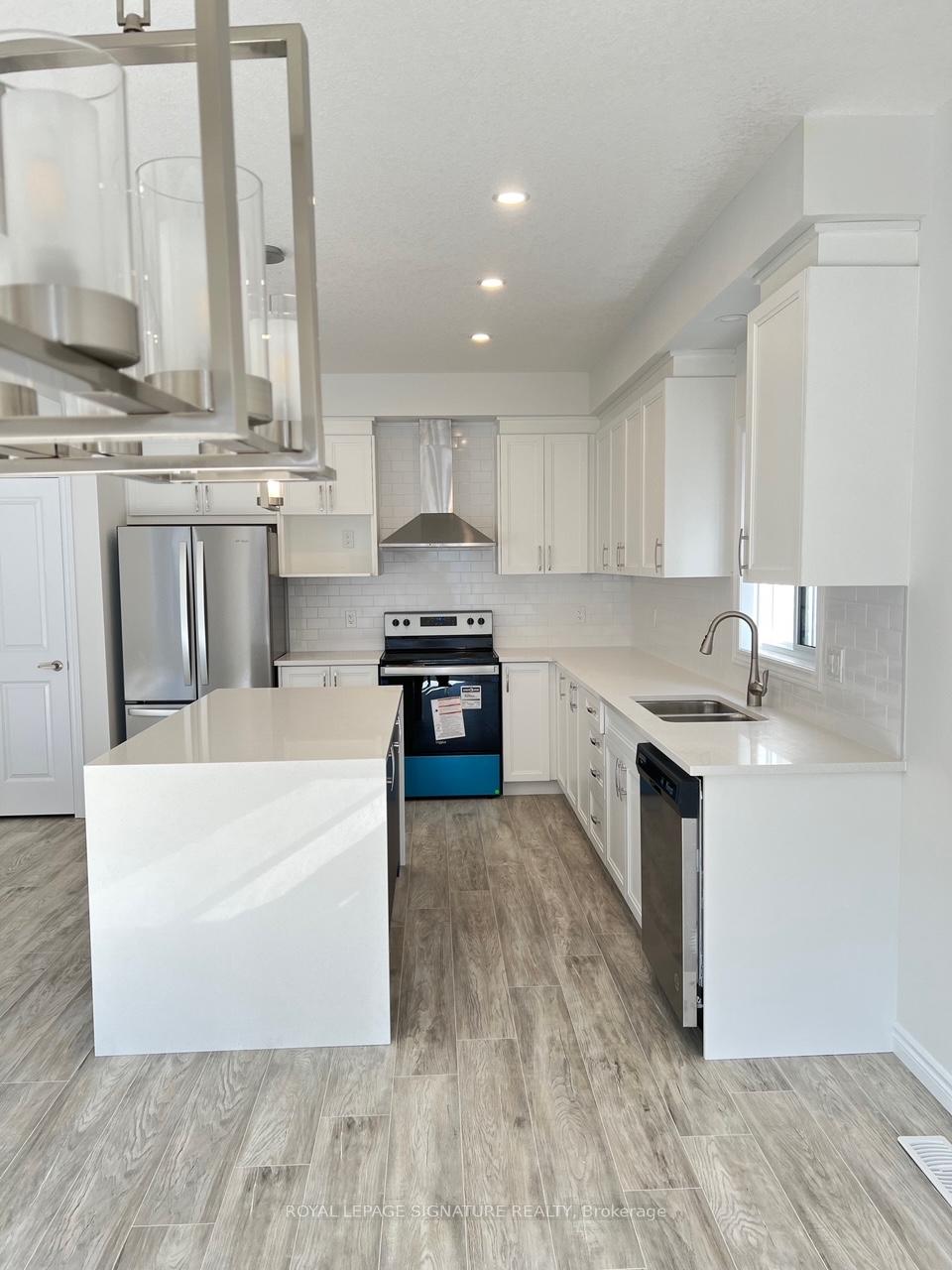 Photo 3 of 3128 Turner Crescent, London, South U — HOMEH