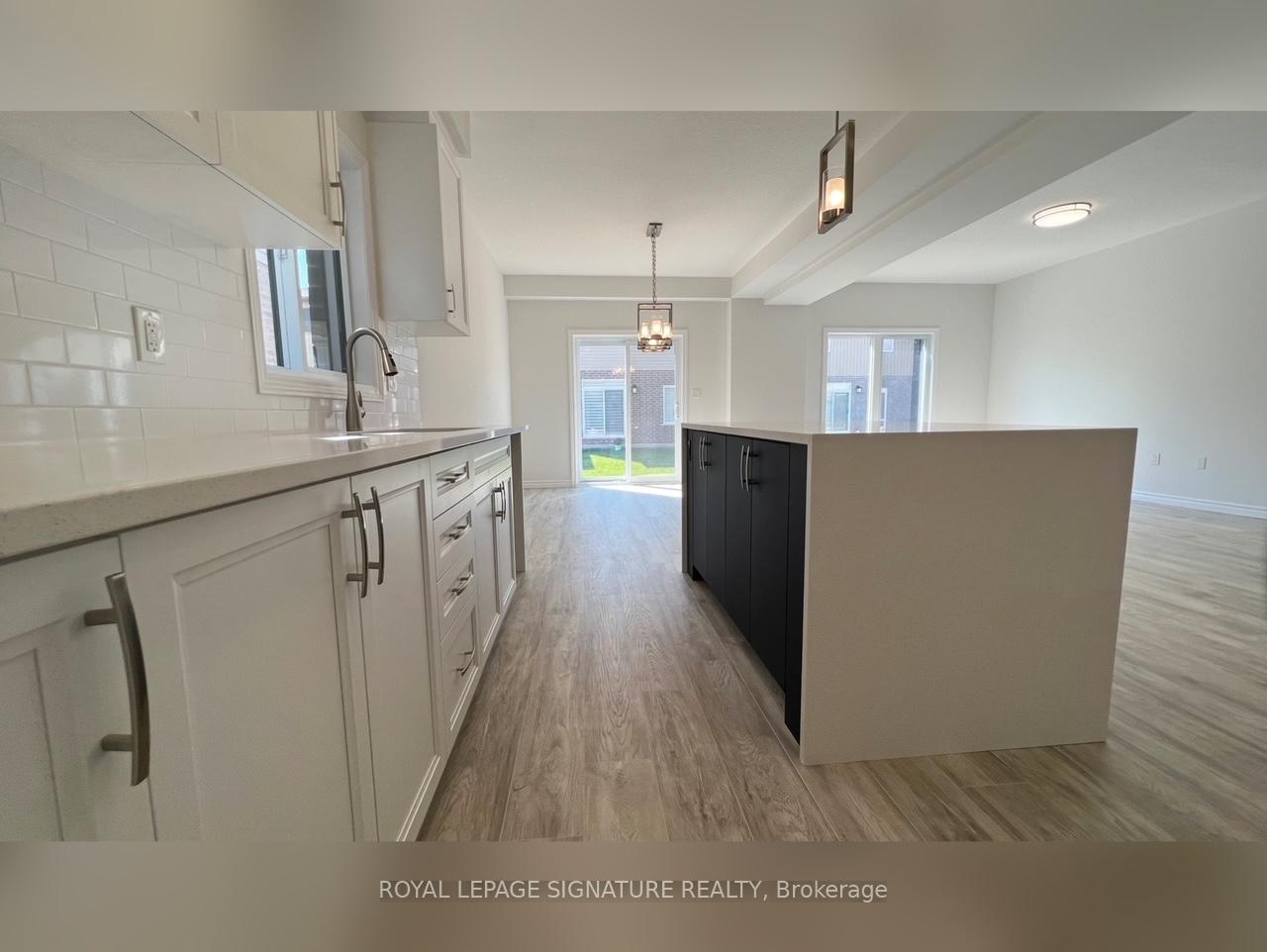 Photo 4 of 3128 Turner Crescent, London, South U — HOMEH