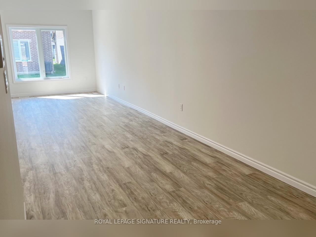 Photo 6 of 3128 Turner Crescent, London, South U — HOMEH