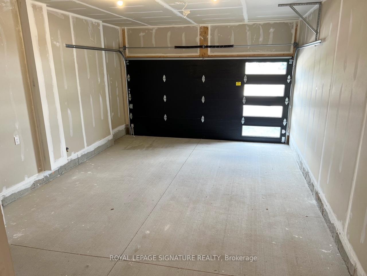 Photo 9 of 3128 Turner Crescent, London, South U — HOMEH