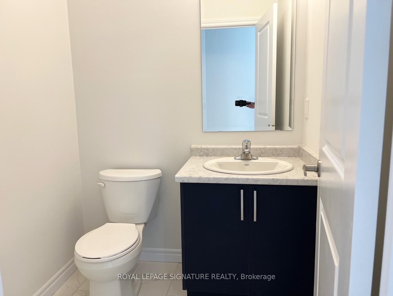 Photo 10 of 3128 Turner Crescent, London, South U — HOMEH