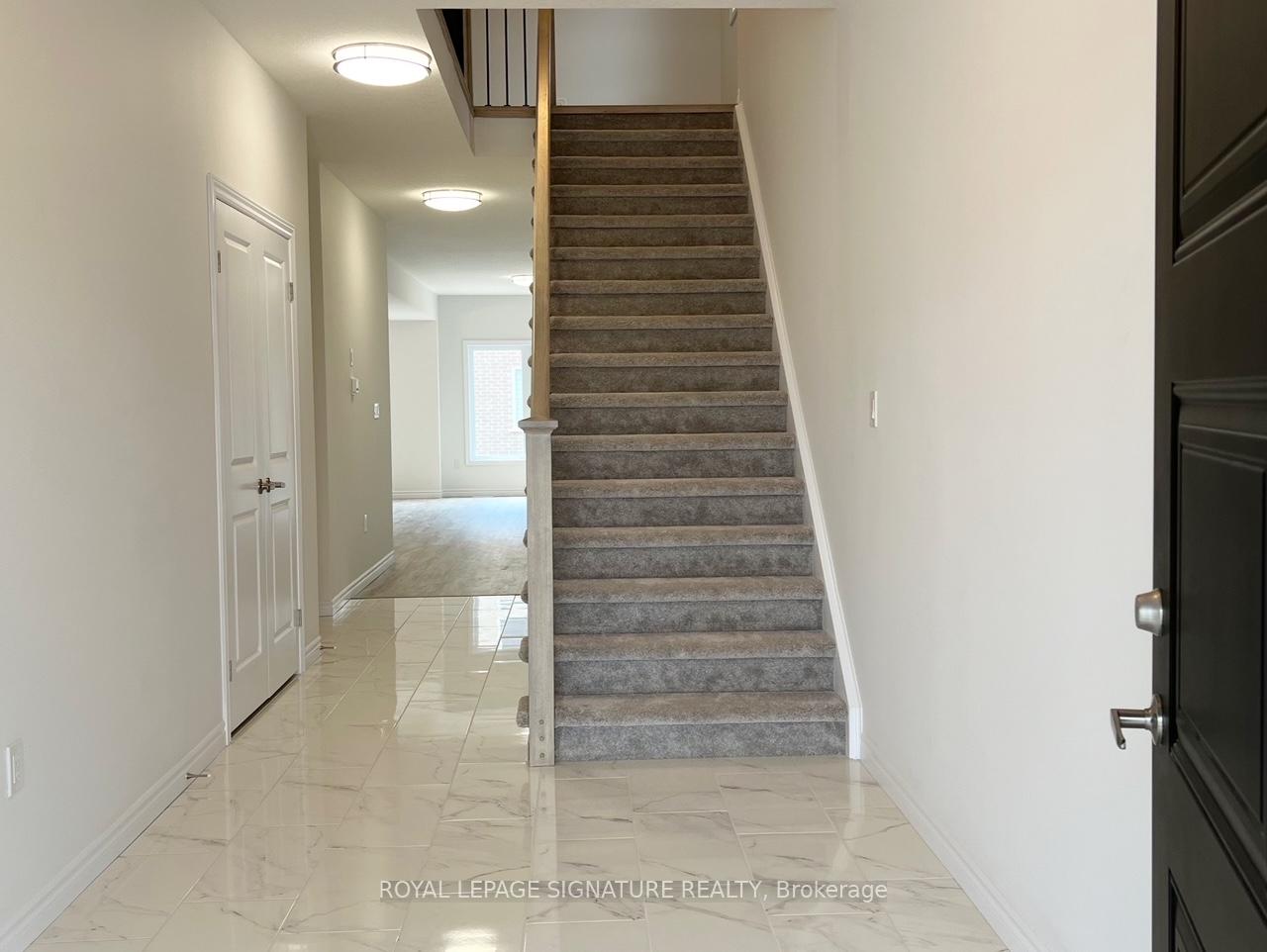 Photo 11 of 3128 Turner Crescent, London, South U — HOMEH