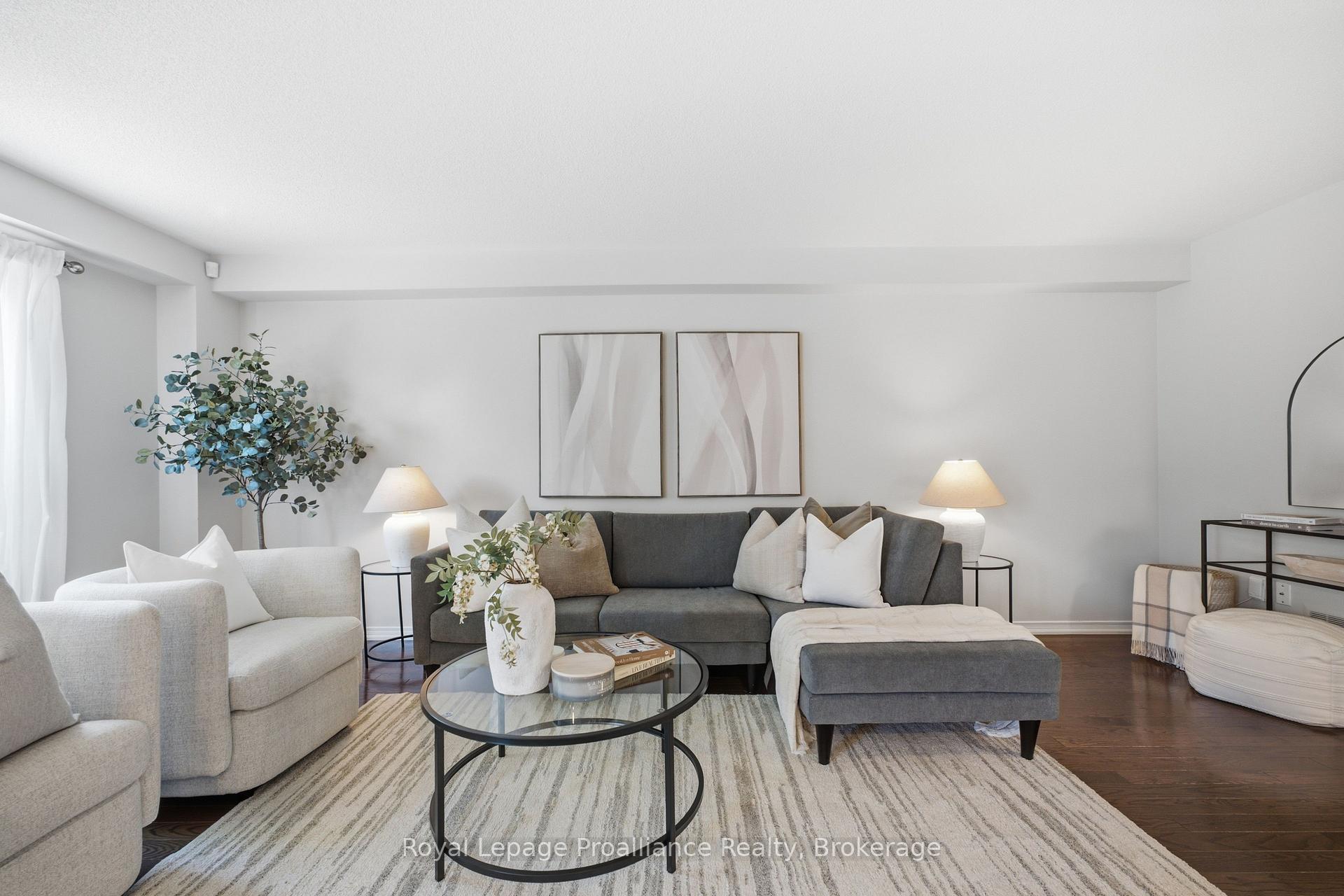 Photo 15 of 39 Courvier Crescent, Clarington, Bowmanville — HOMEH