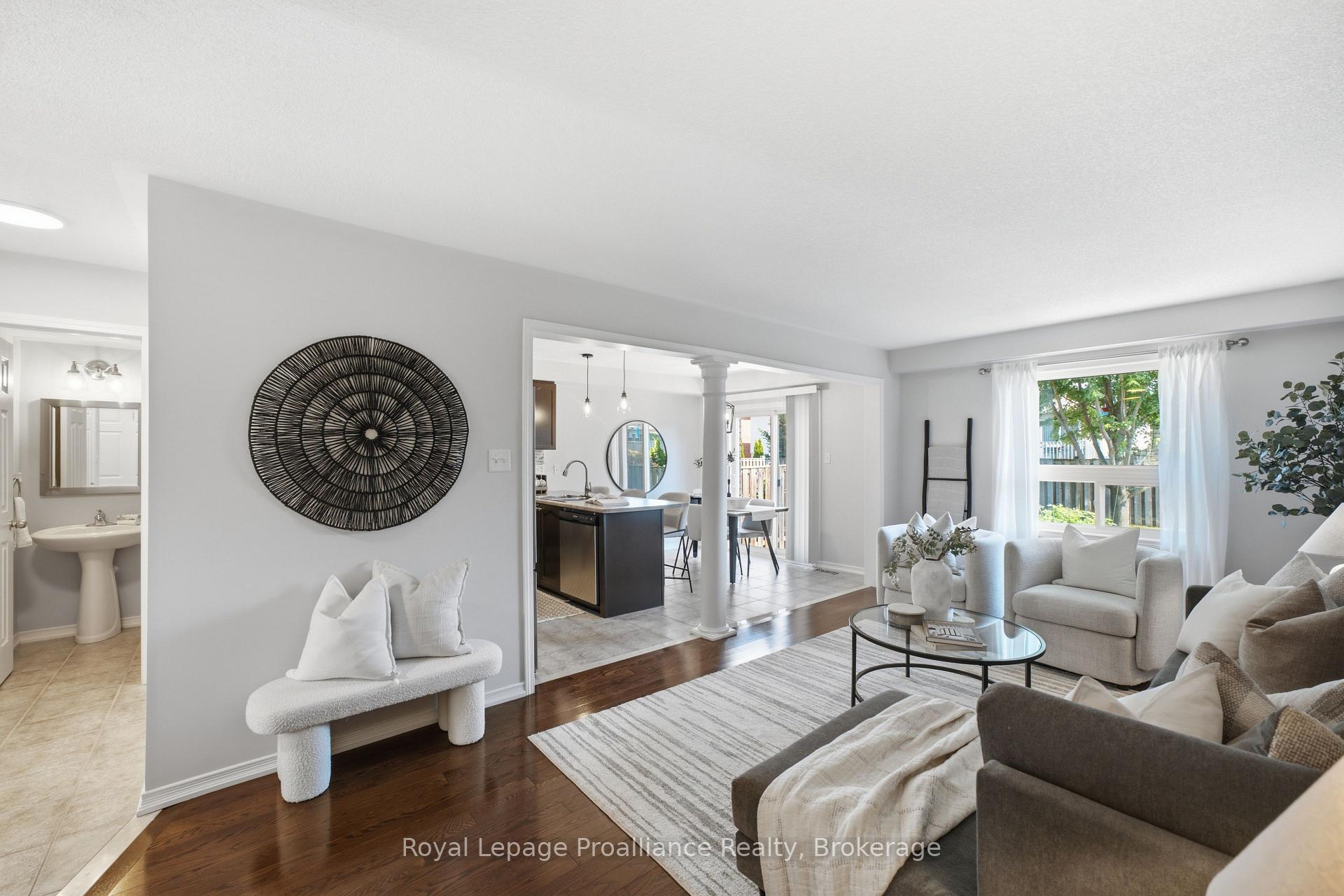 Photo 16 of 39 Courvier Crescent, Clarington, Bowmanville — HOMEH