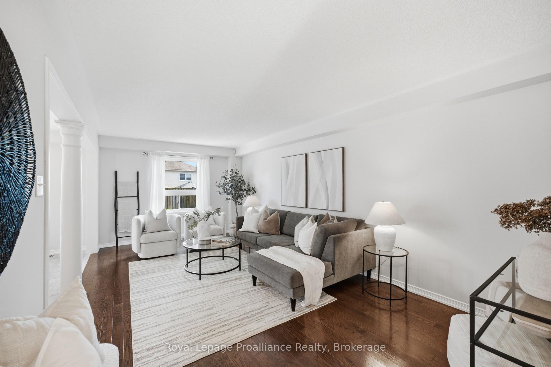 Photo 18 of 39 Courvier Crescent, Clarington, Bowmanville — HOMEH