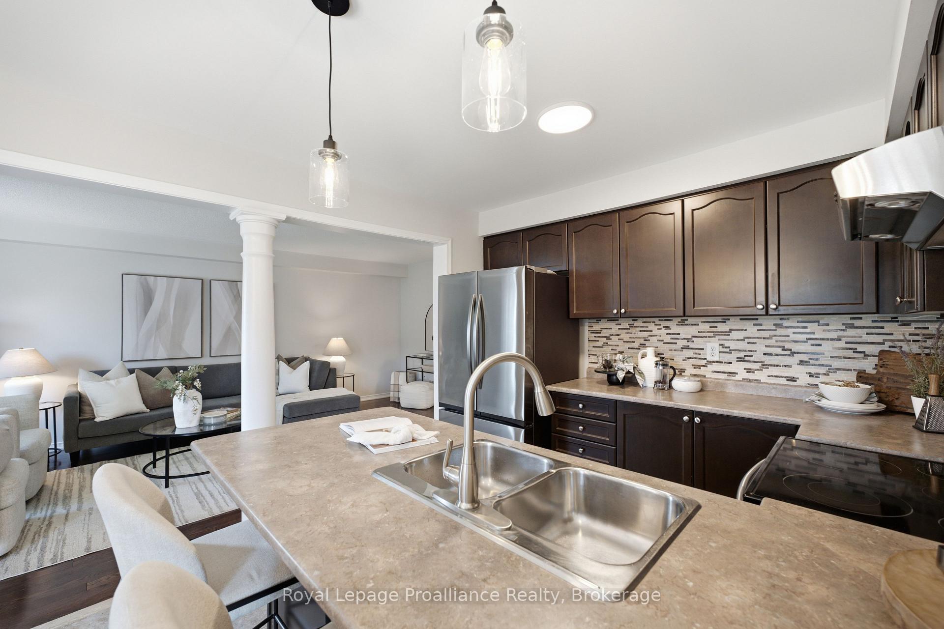 Photo 19 of 39 Courvier Crescent, Clarington, Bowmanville — HOMEH