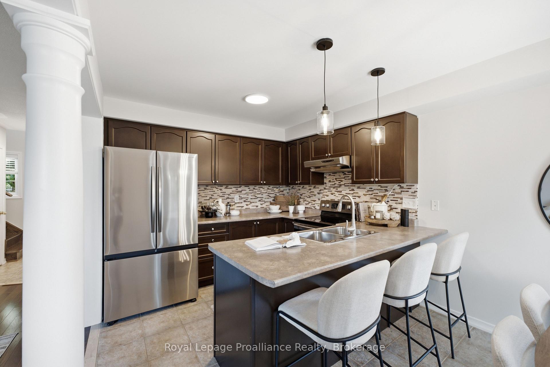 Photo 20 of 39 Courvier Crescent, Clarington, Bowmanville — HOMEH