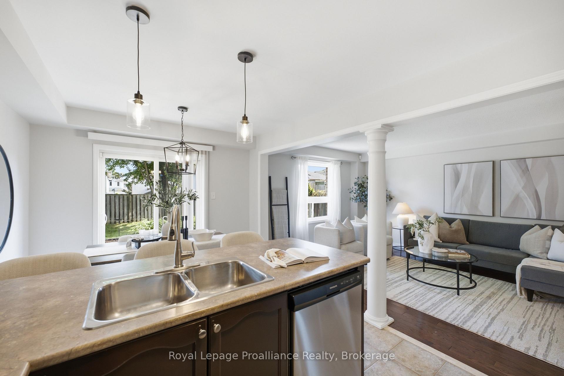 Photo 21 of 39 Courvier Crescent, Clarington, Bowmanville — HOMEH