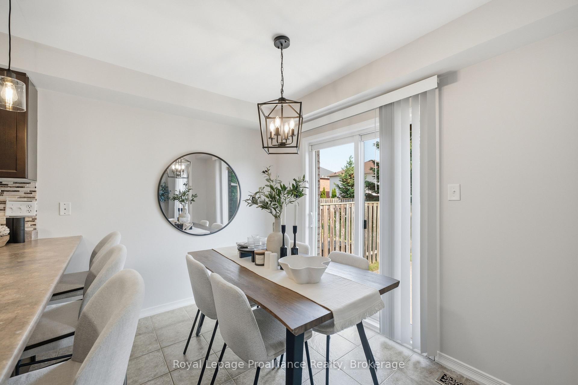 Photo 22 of 39 Courvier Crescent, Clarington, Bowmanville — HOMEH