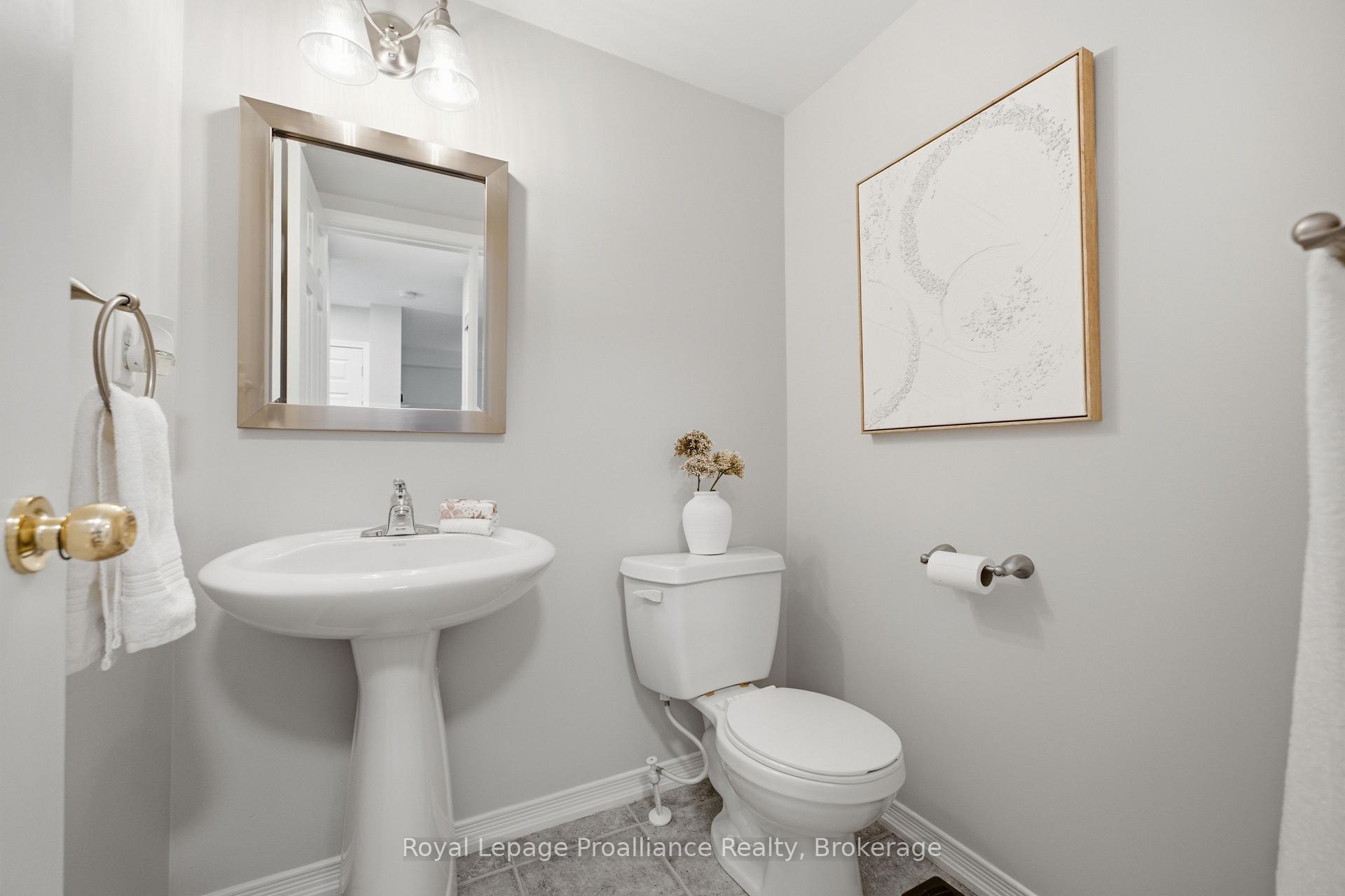 Photo 25 of 39 Courvier Crescent, Clarington, Bowmanville — HOMEH