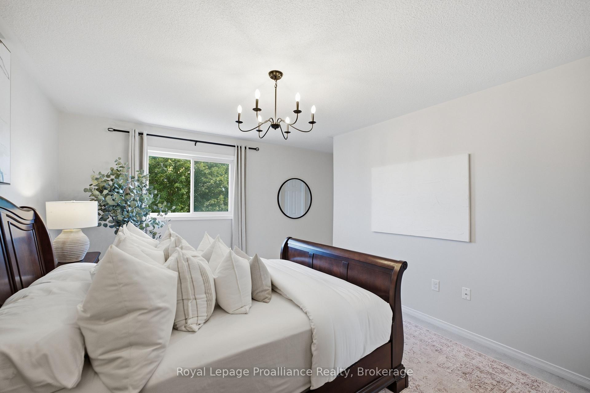 Photo 30 of 39 Courvier Crescent, Clarington, Bowmanville — HOMEH