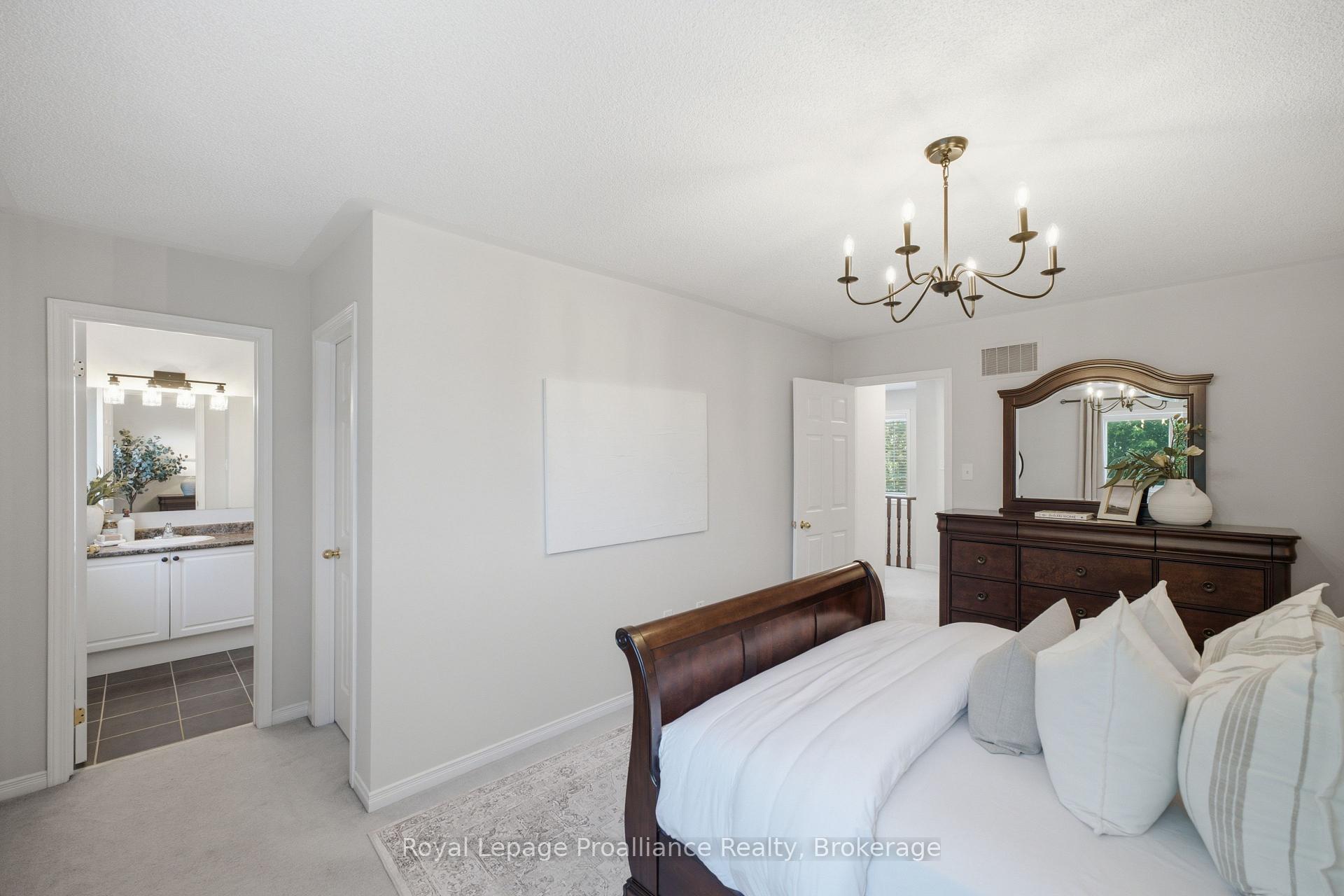 Photo 31 of 39 Courvier Crescent, Clarington, Bowmanville — HOMEH