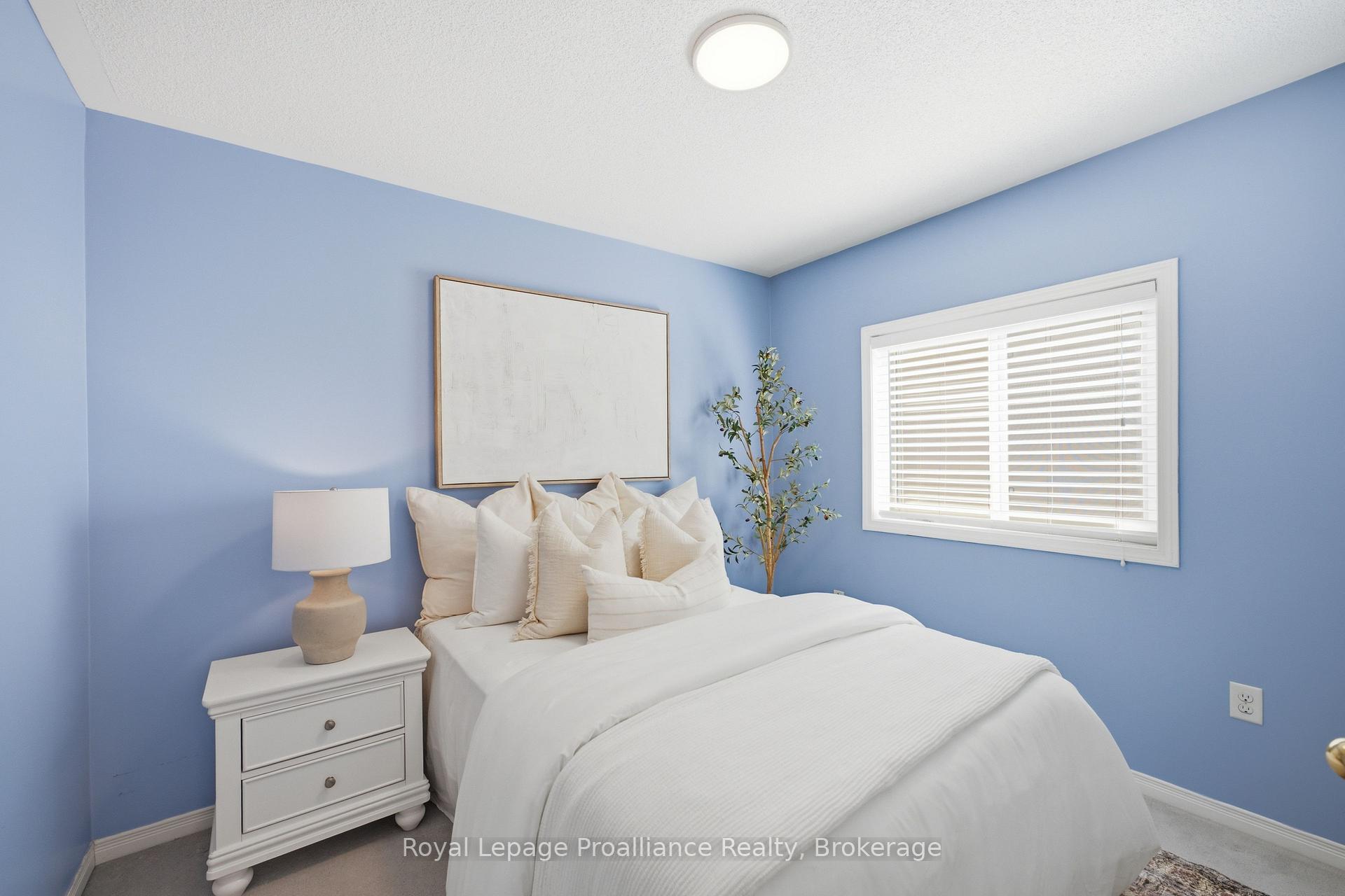 Photo 33 of 39 Courvier Crescent, Clarington, Bowmanville — HOMEH