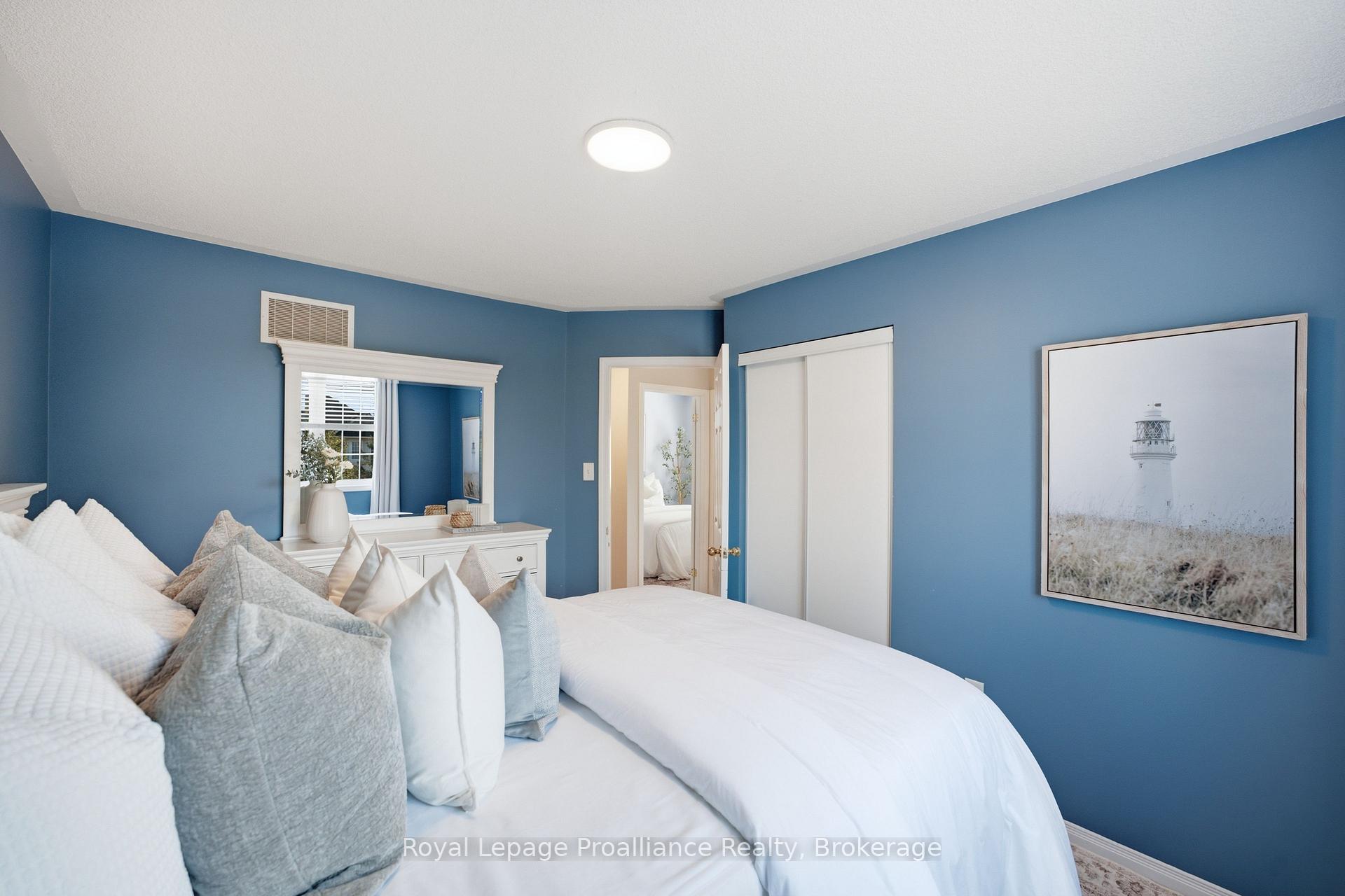 Photo 36 of 39 Courvier Crescent, Clarington, Bowmanville — HOMEH