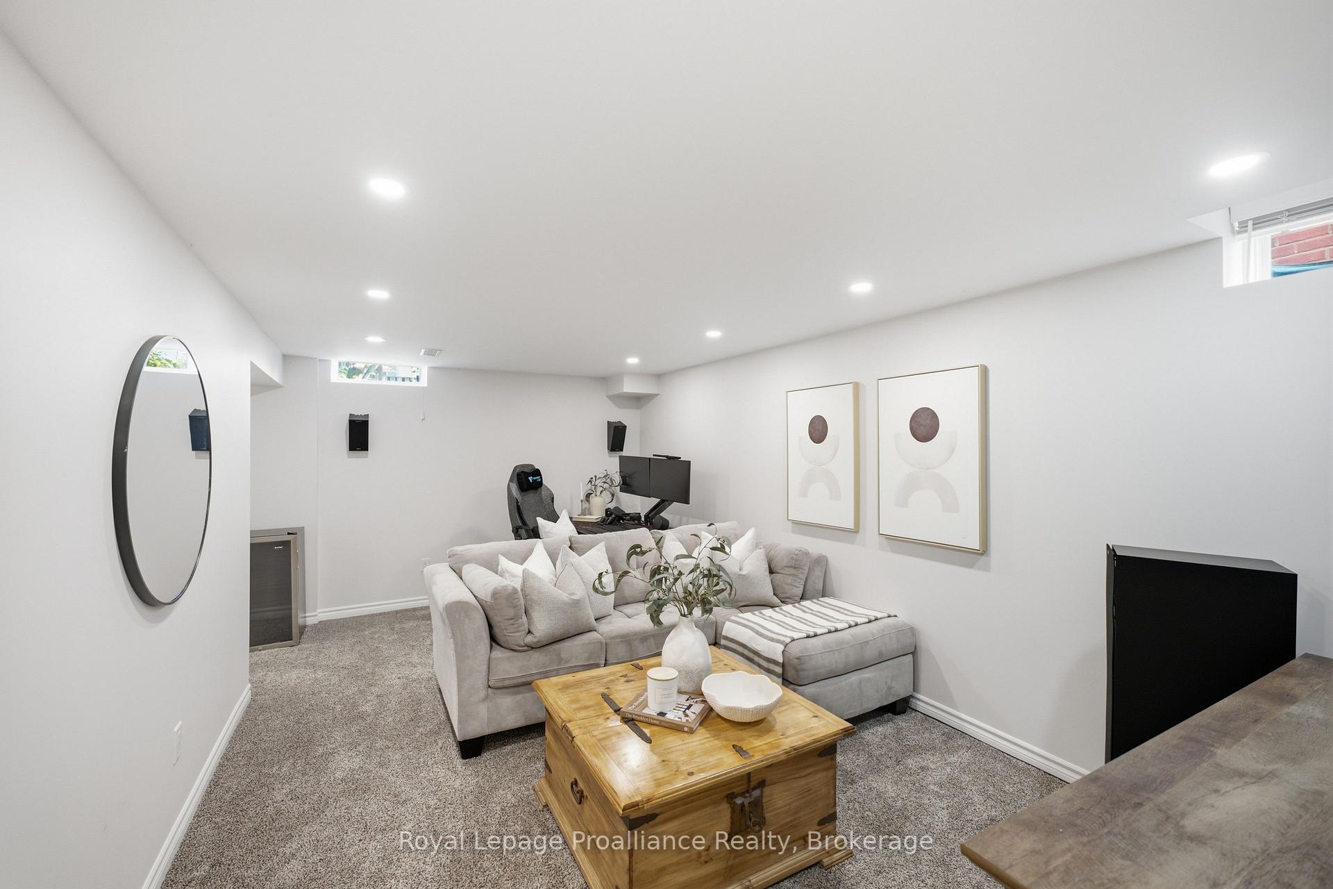 Photo 38 of 39 Courvier Crescent, Clarington, Bowmanville — HOMEH
